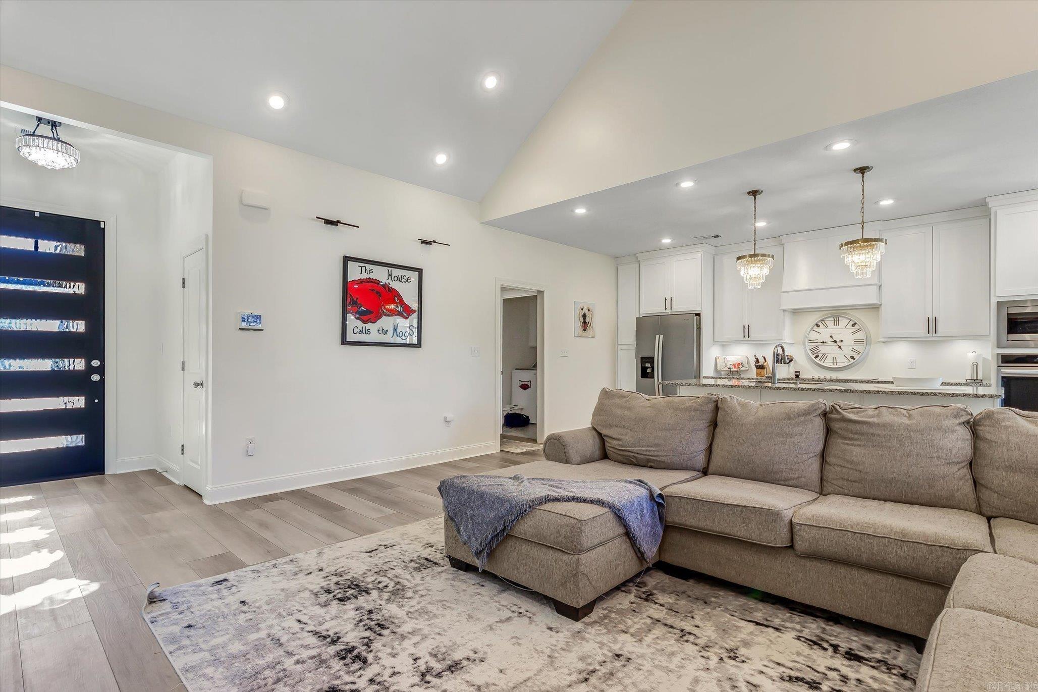 VALLEY VIEW MANOR - Residential