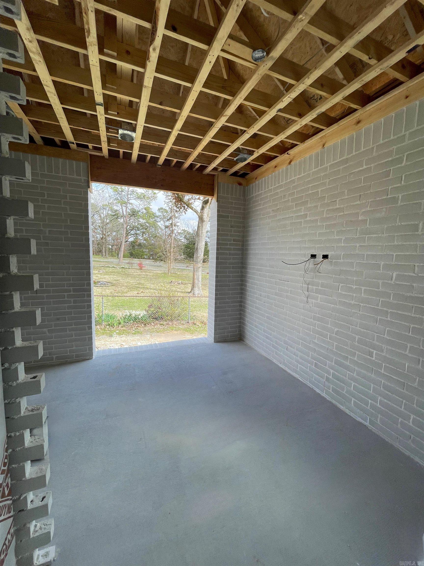 MERGERON COURT - Residential