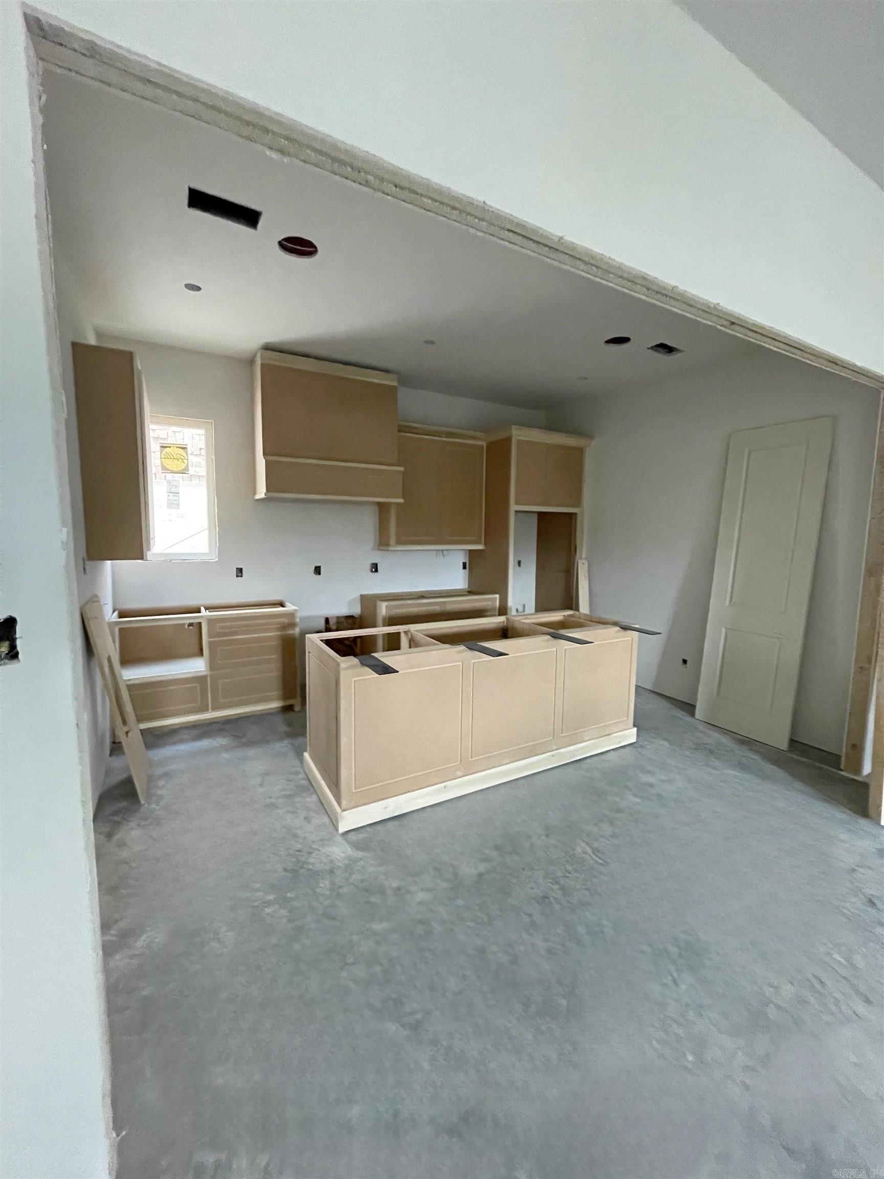 MERGERON COURT - Residential