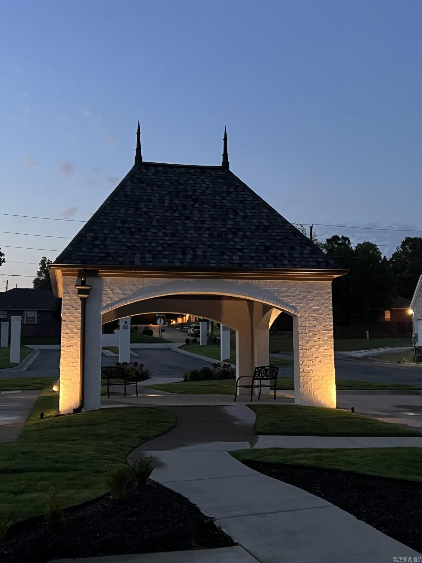 MERGERON COURT - Residential