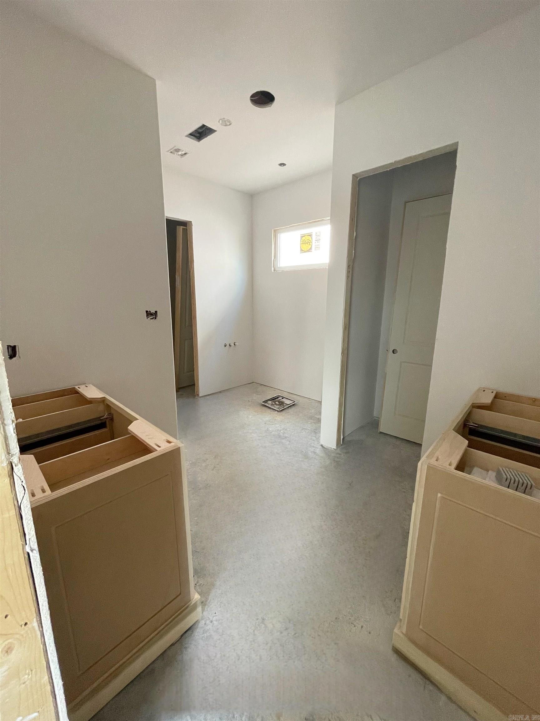 MERGERON COURT - Residential