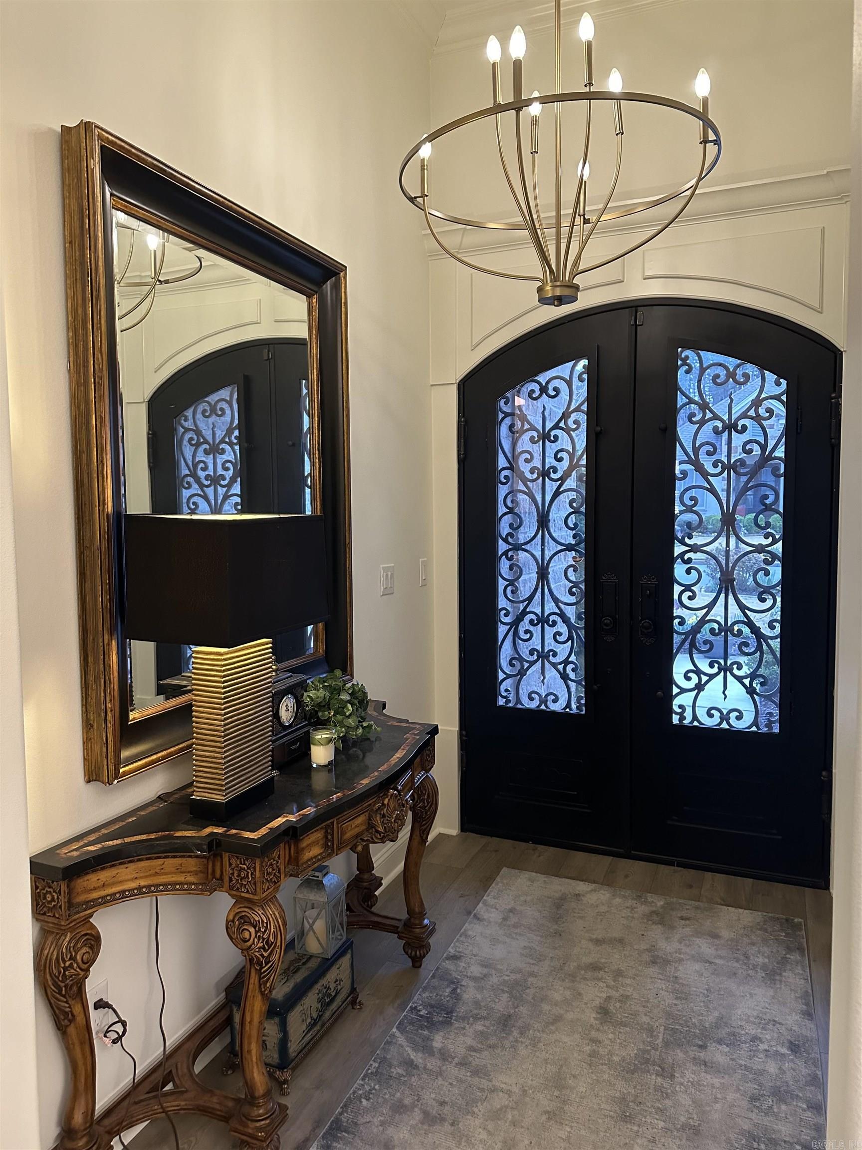 MERGERON COURT - Residential