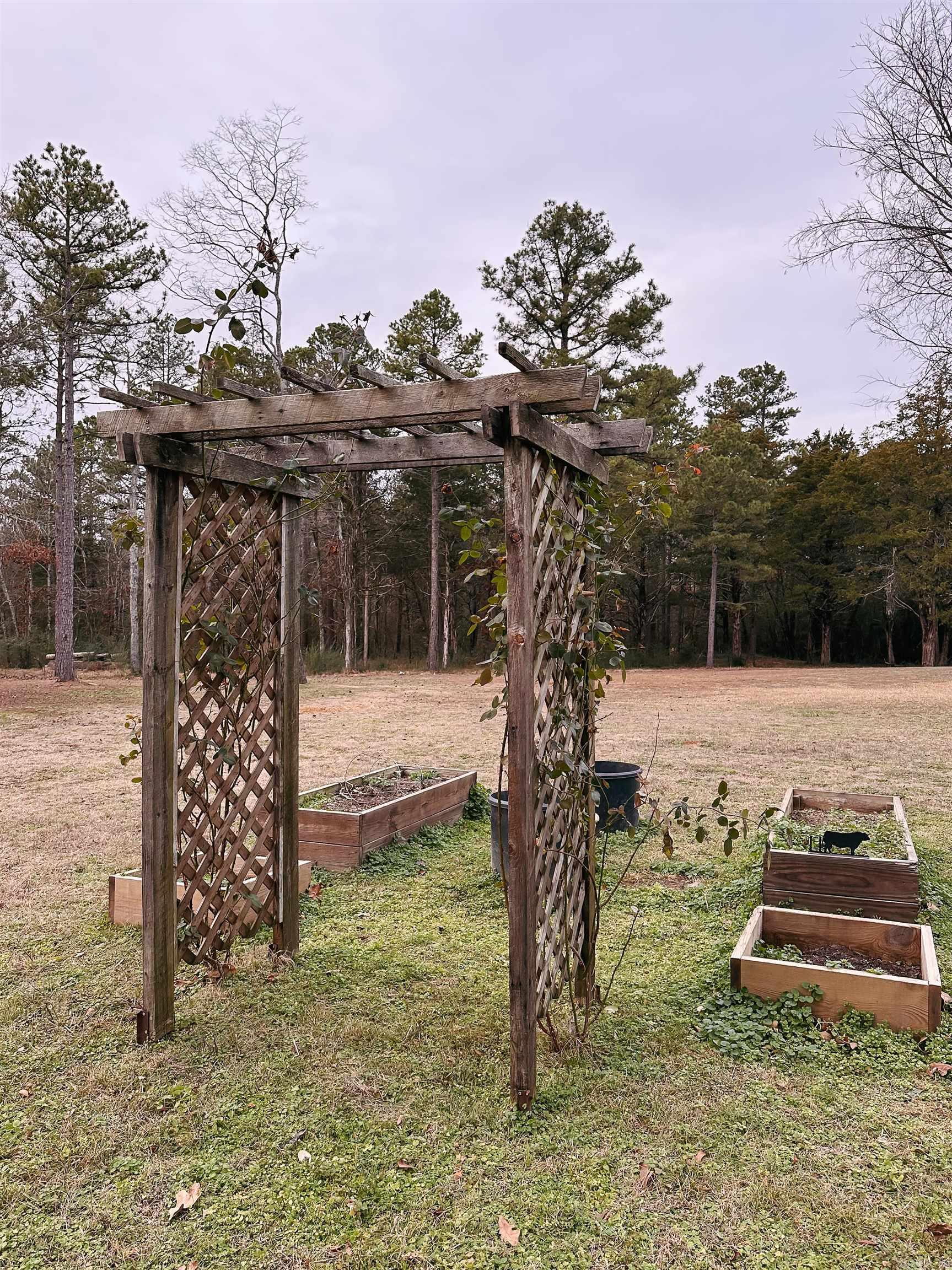 THARPS WHISPERING PINES - Residential