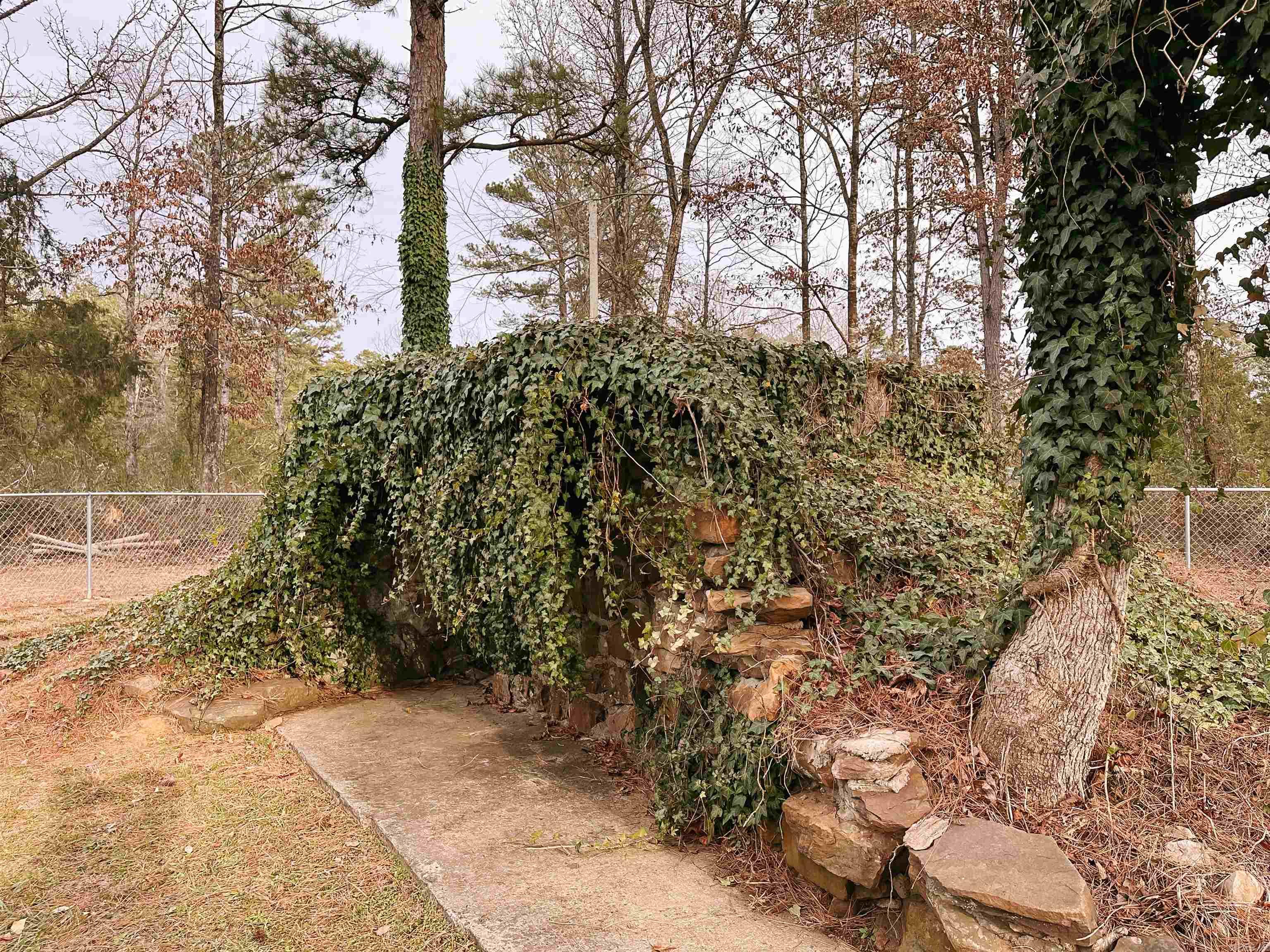 THARPS WHISPERING PINES - Residential