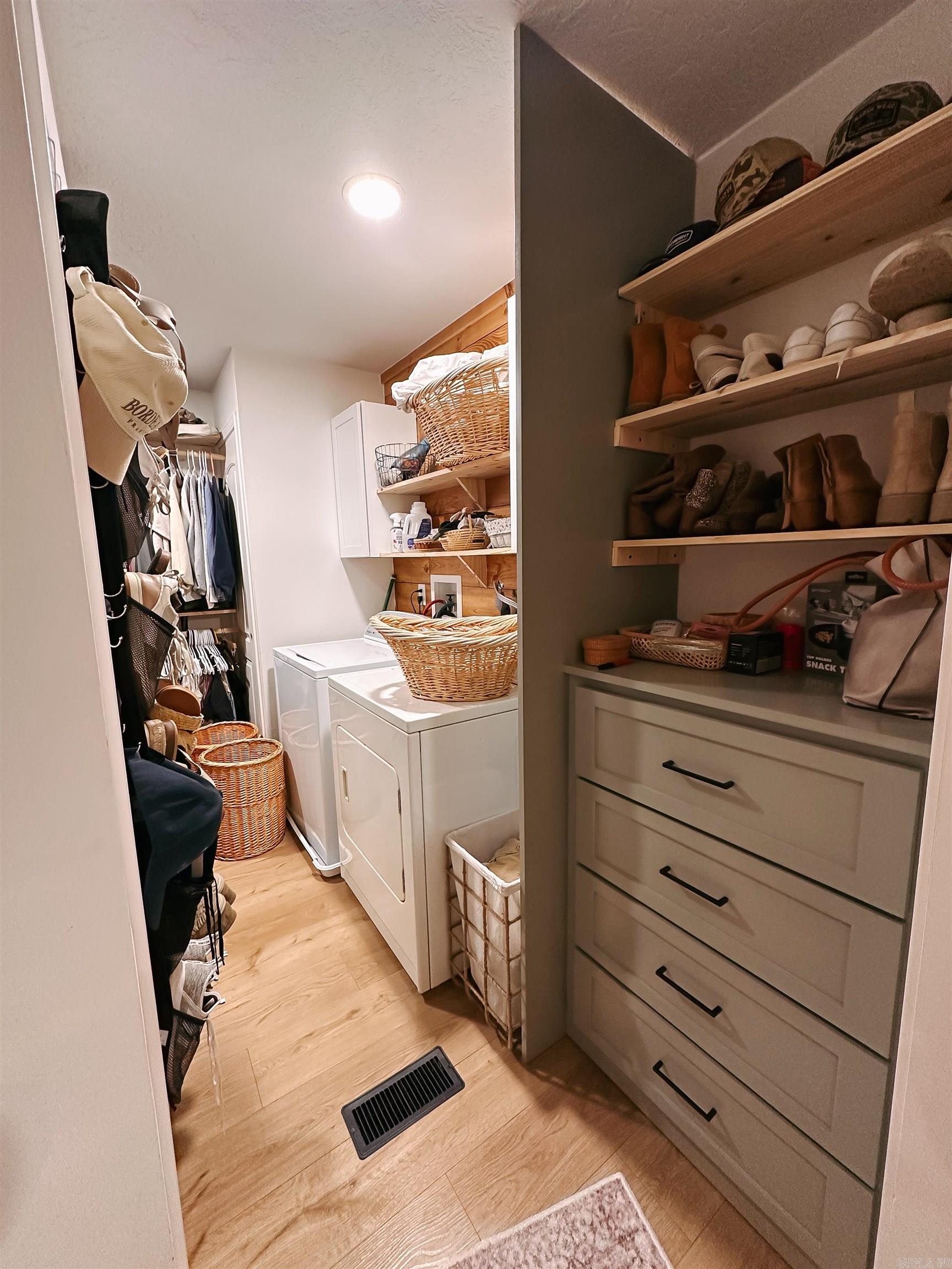 THARPS WHISPERING PINES - Residential