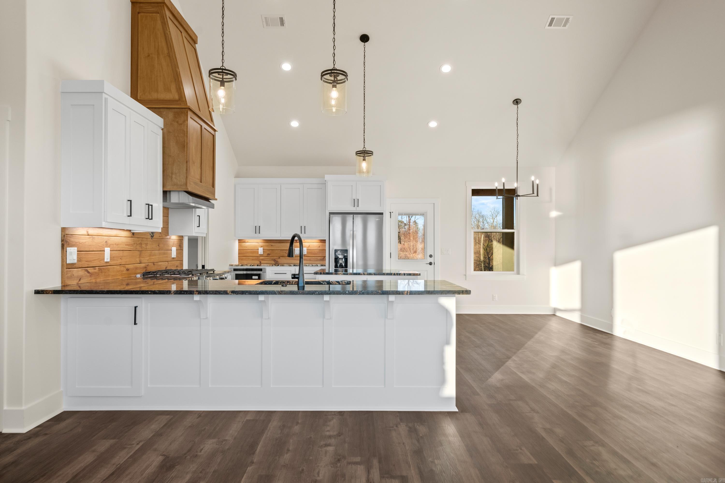 OTAZA LAKE ESTATES - Residential