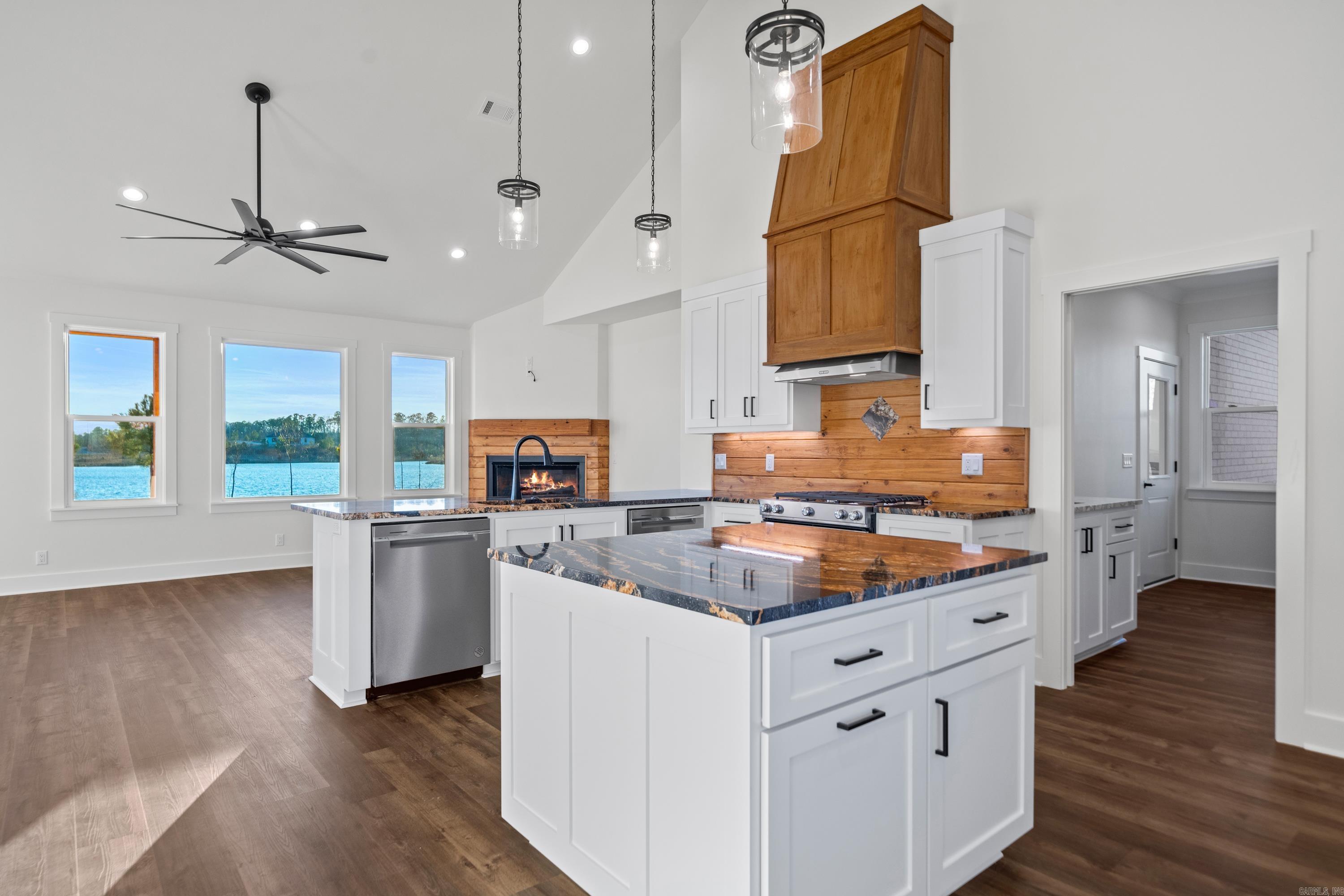 OTAZA LAKE ESTATES - Residential