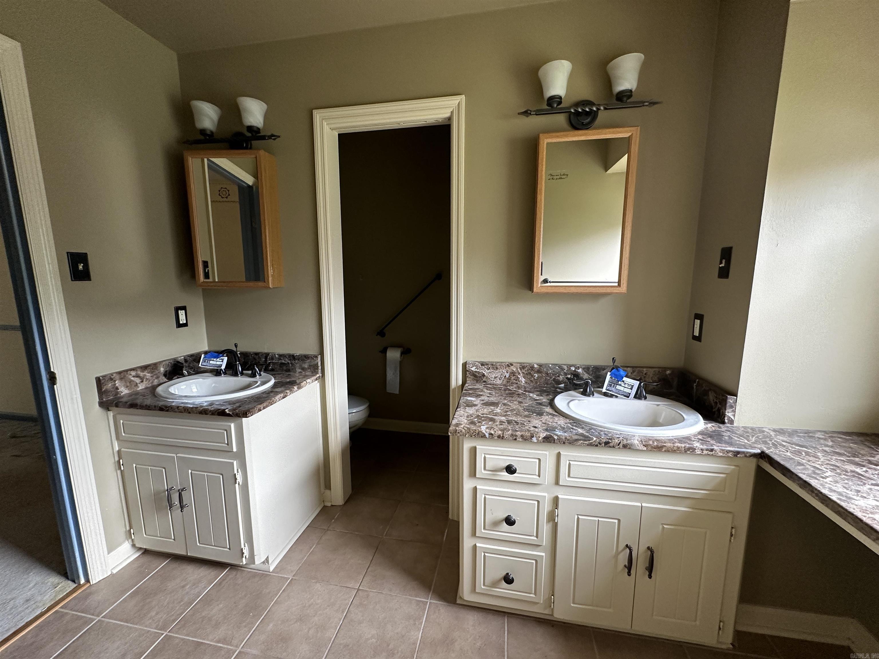 COUNTRY CLUB PARK - Residential