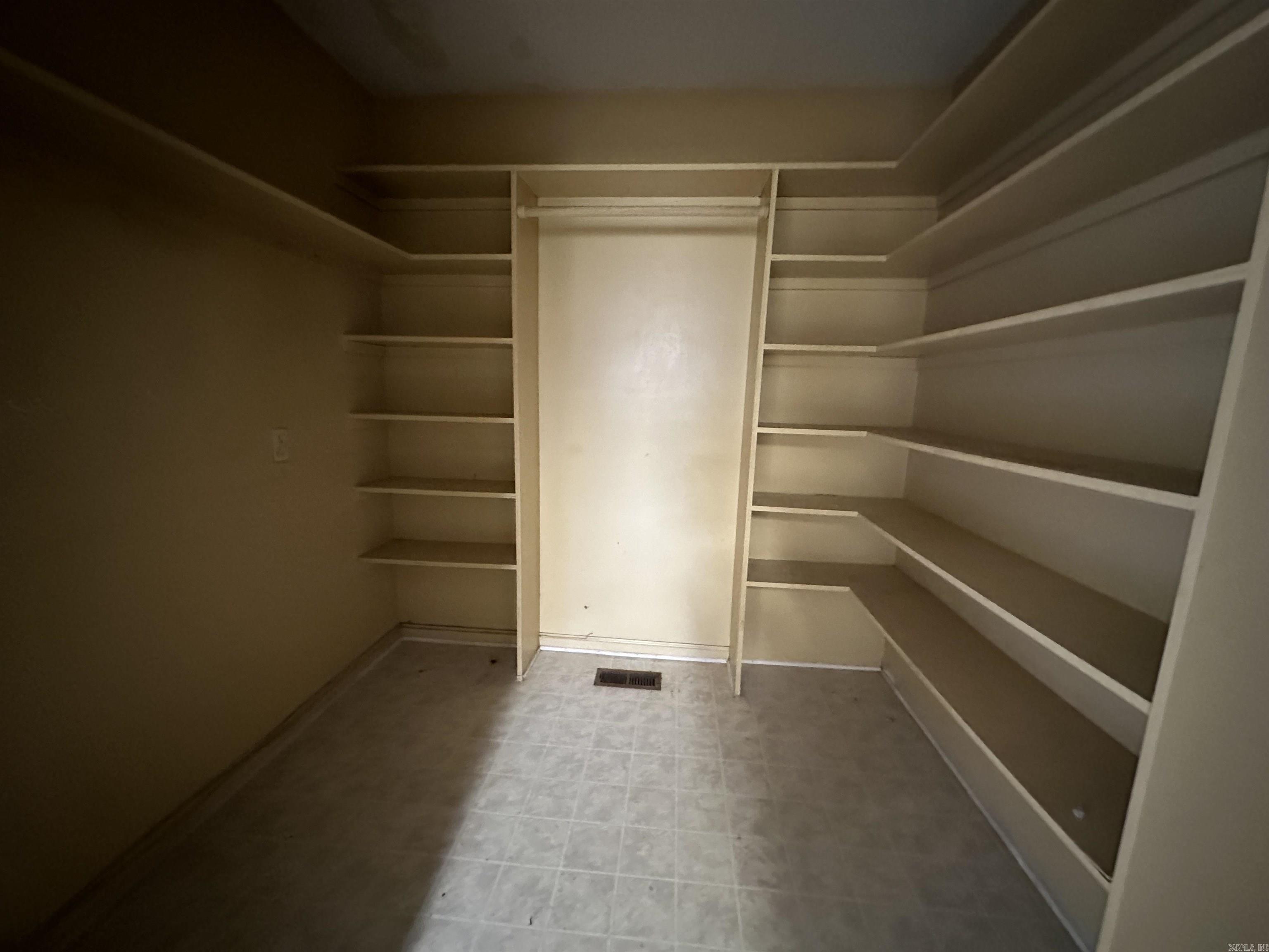 COUNTRY CLUB PARK - Residential