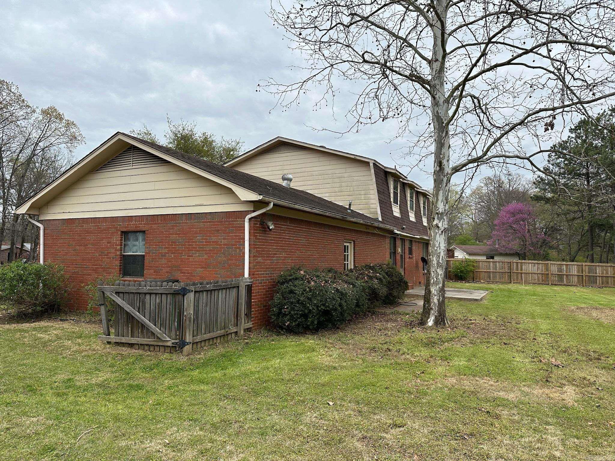 COUNTRY CLUB PARK - Residential