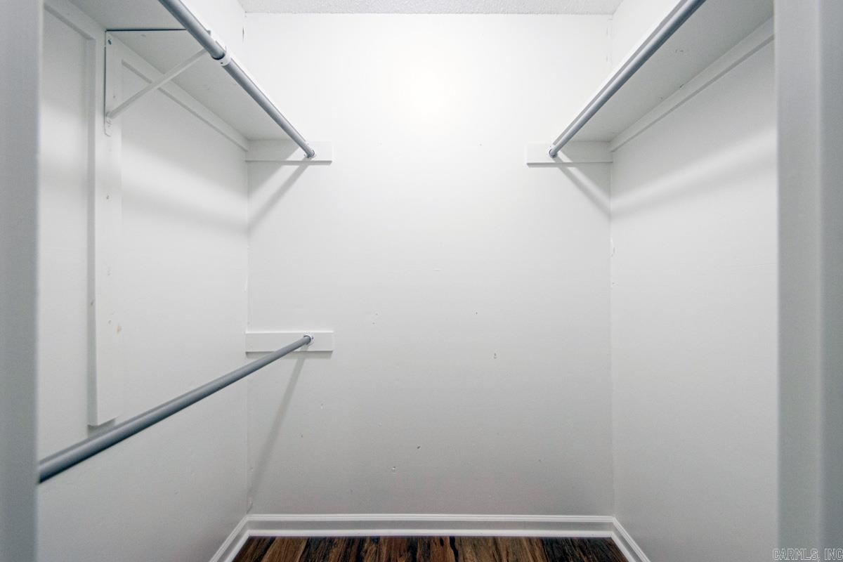 WOODLAND HILLS - Residential