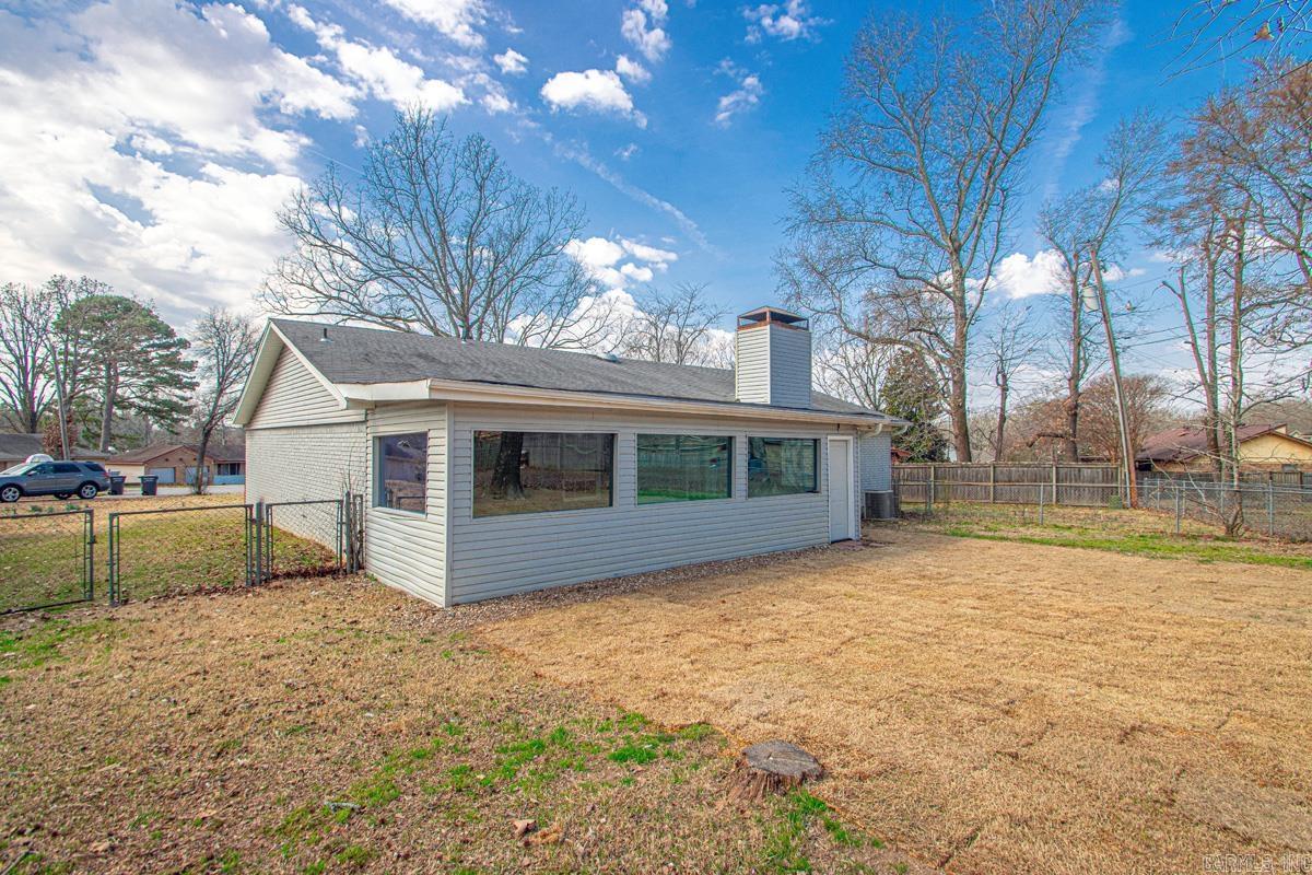 WOODLAND HILLS - Residential