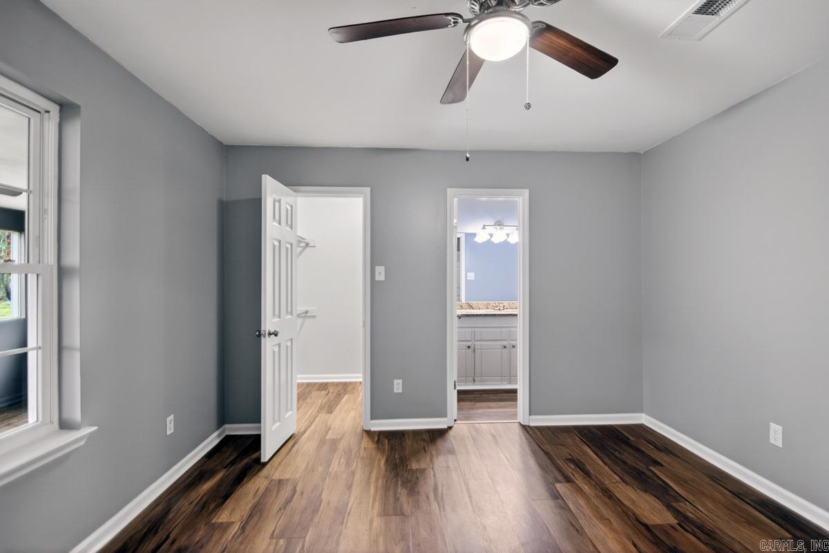 WOODLAND HILLS - Residential