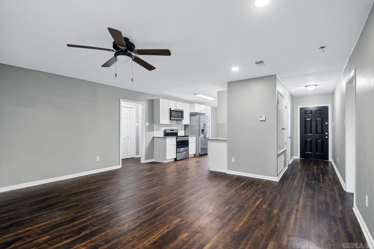 WOODLAND HILLS - Residential