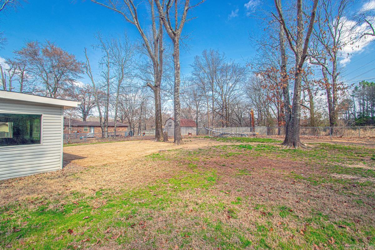 WOODLAND HILLS - Residential