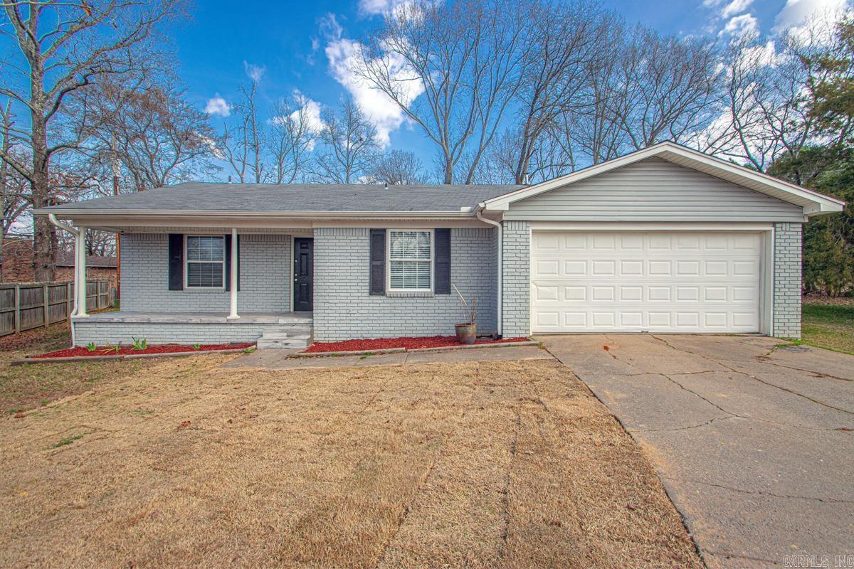 WOODLAND HILLS - Residential