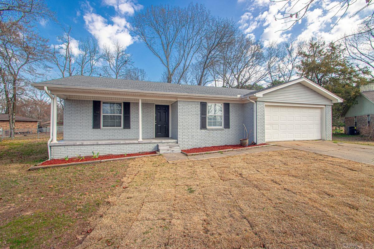 WOODLAND HILLS - Residential