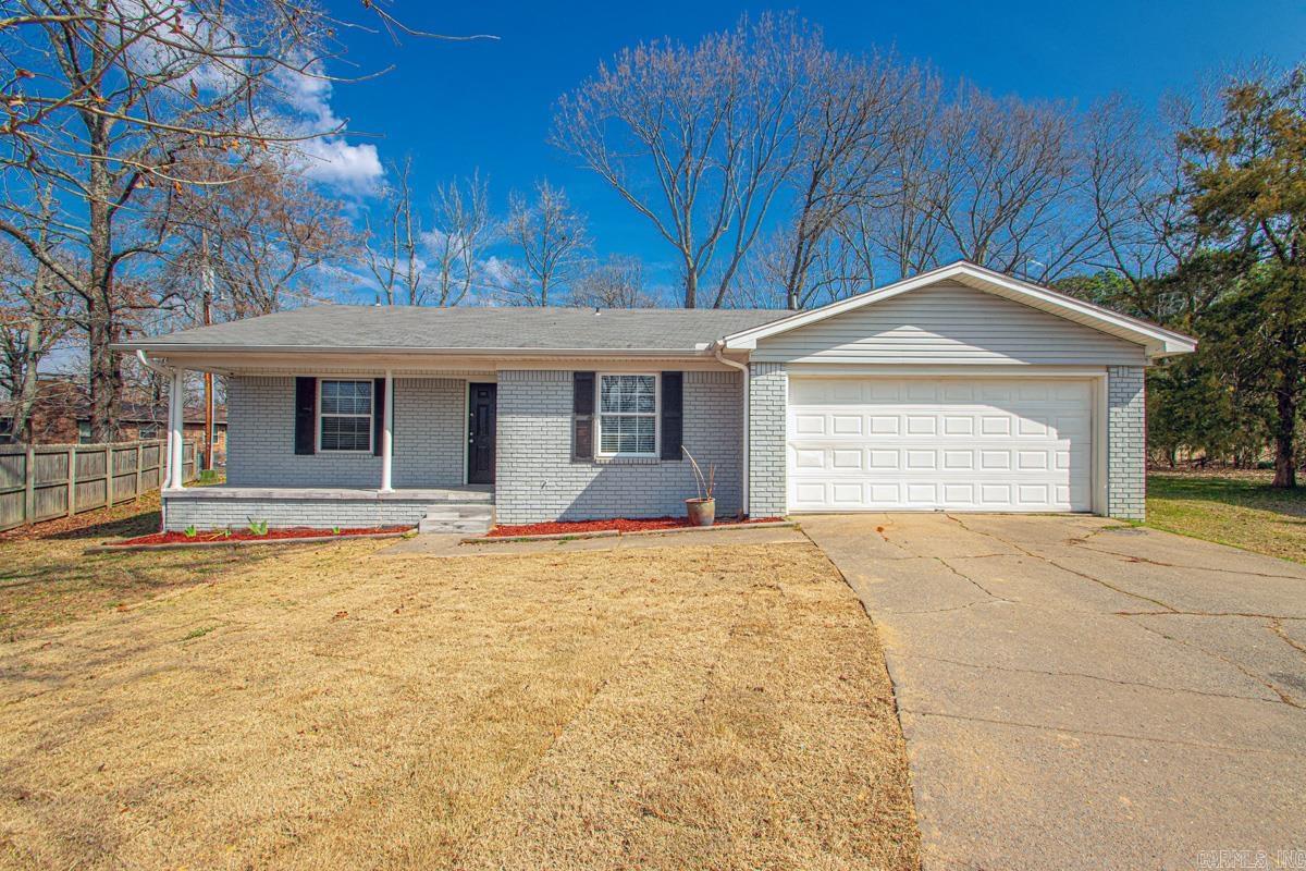 WOODLAND HILLS - Residential