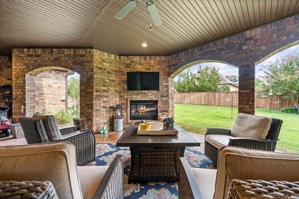 ARLINGTON PARK - Residential