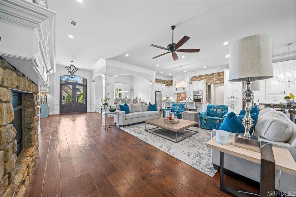 ARLINGTON PARK - Residential