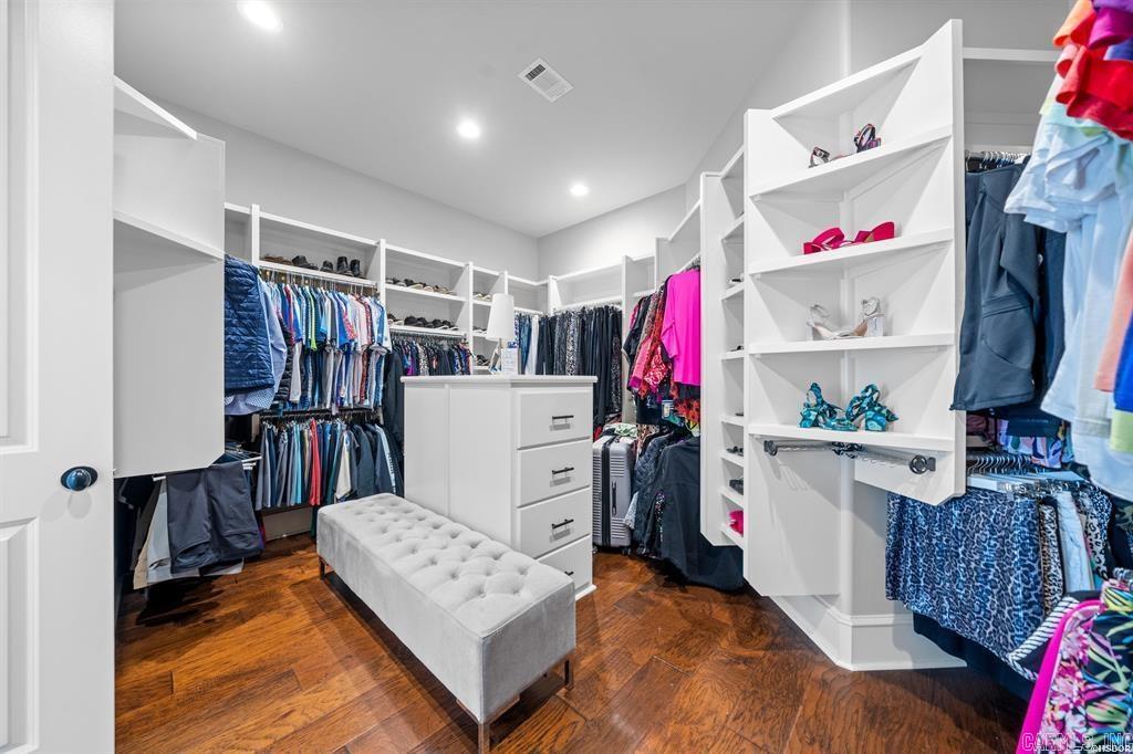 ARLINGTON PARK - Residential