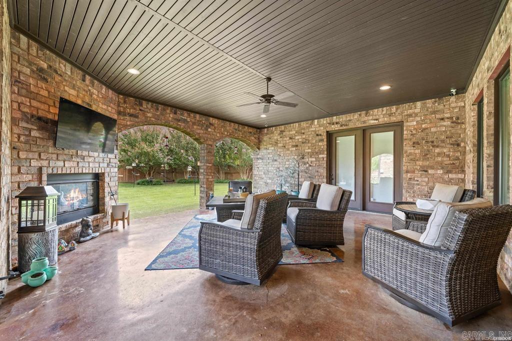 ARLINGTON PARK - Residential