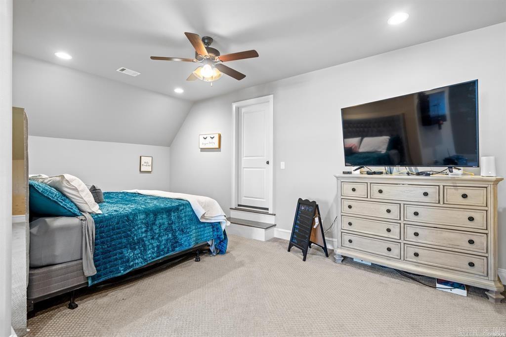 ARLINGTON PARK - Residential