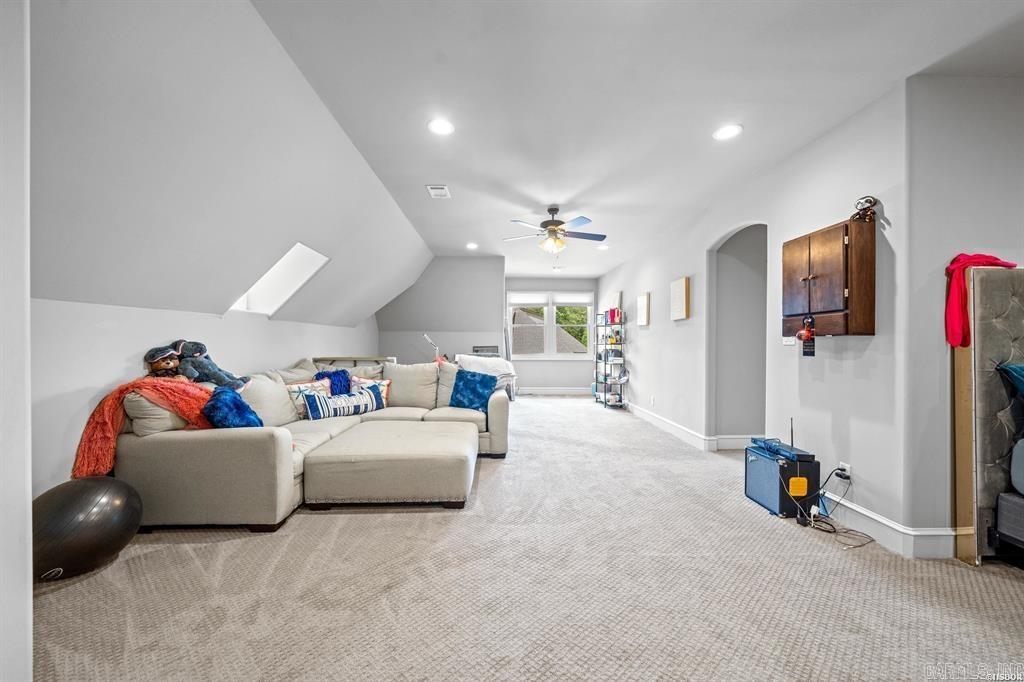 ARLINGTON PARK - Residential