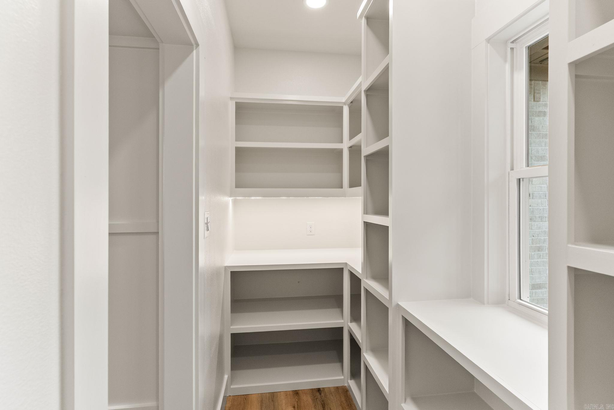 CRYSTAL BROOKE SHORES - Residential