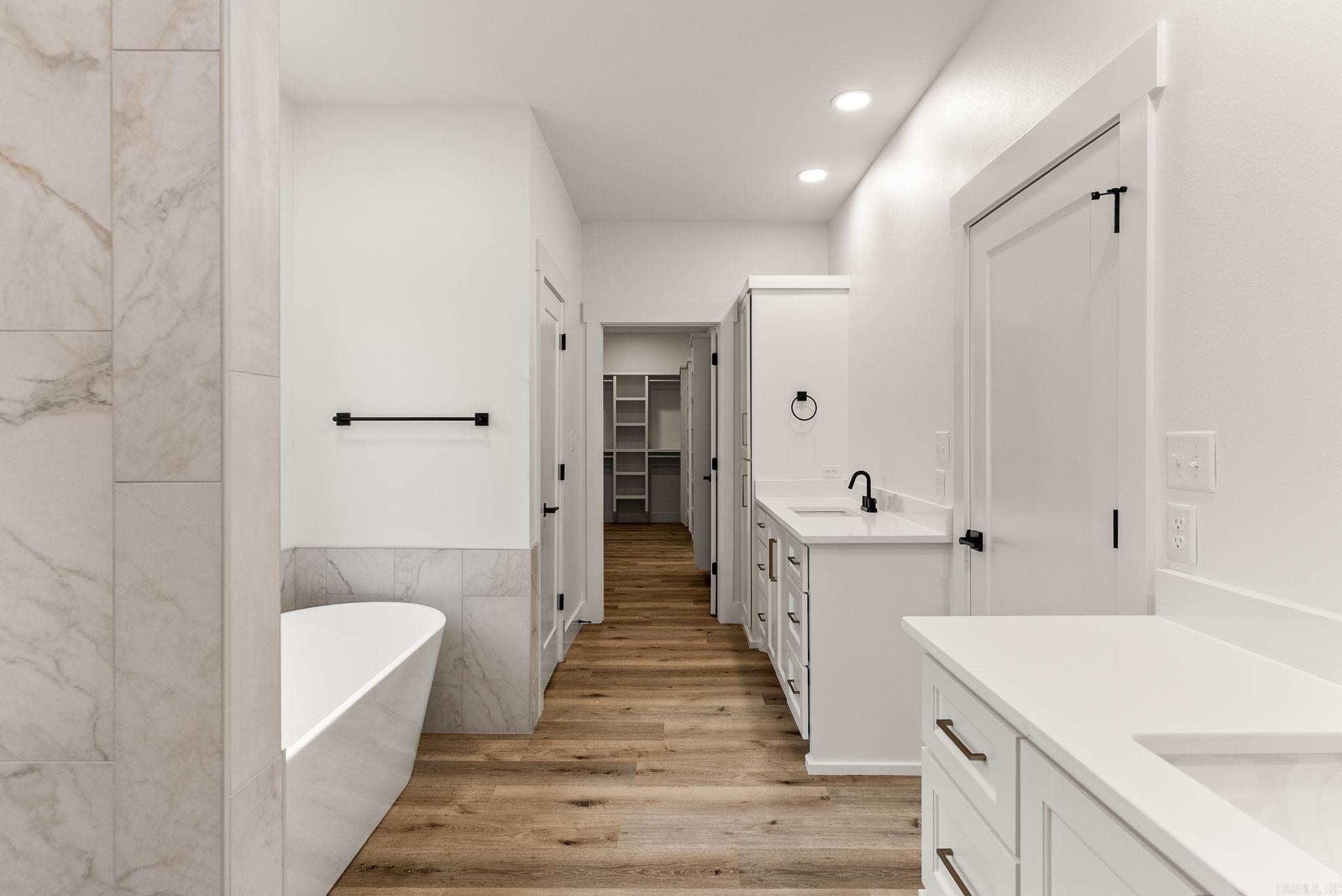 CRYSTAL BROOKE SHORES - Residential