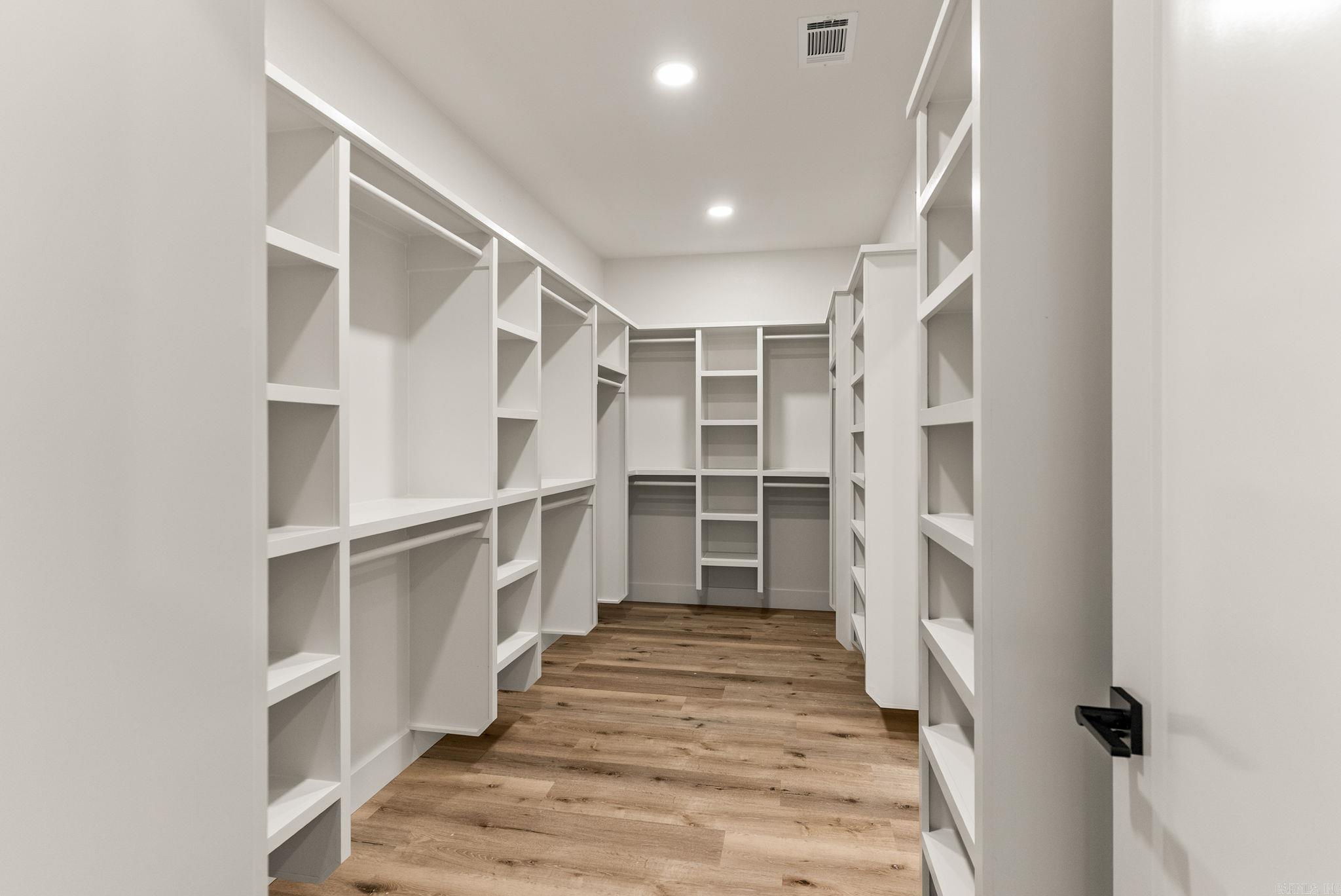 CRYSTAL BROOKE SHORES - Residential