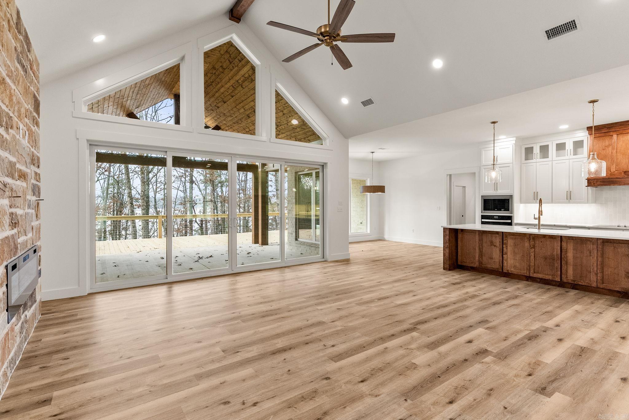 CRYSTAL BROOKE SHORES - Residential