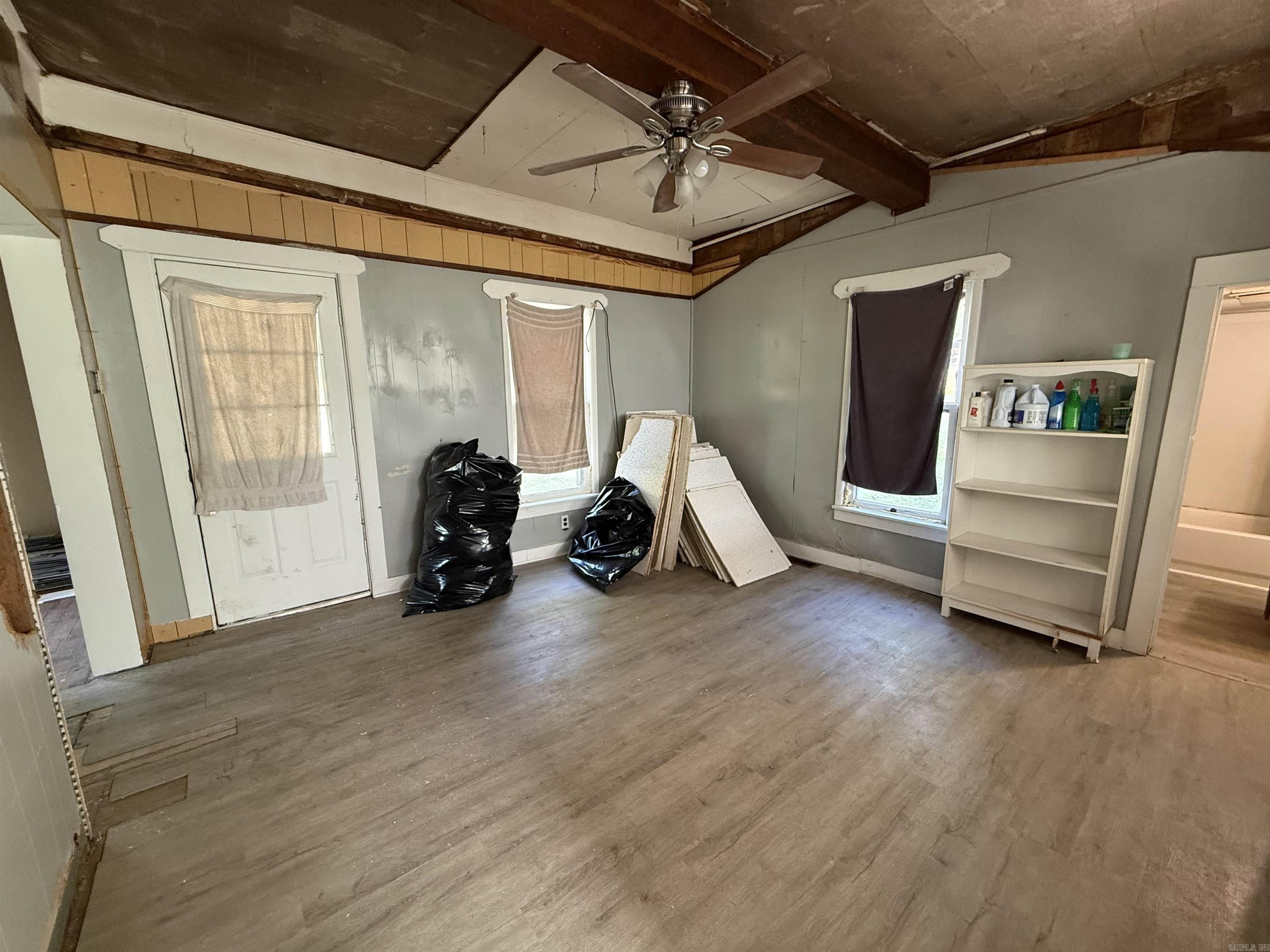 CASTLEBERRY 1ST - Residential