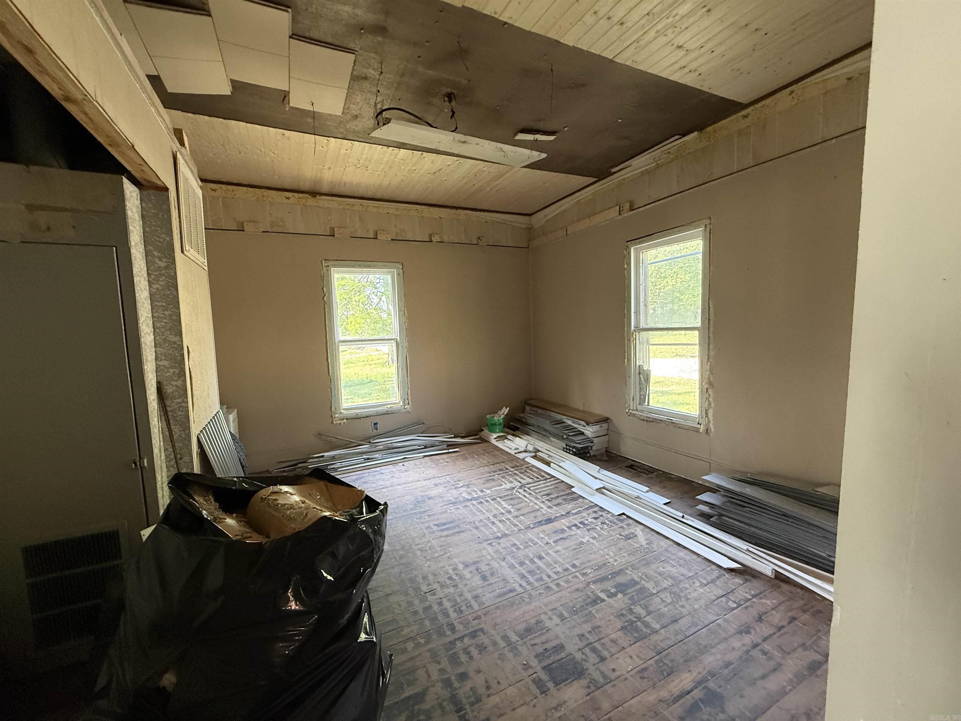 CASTLEBERRY 1ST - Residential