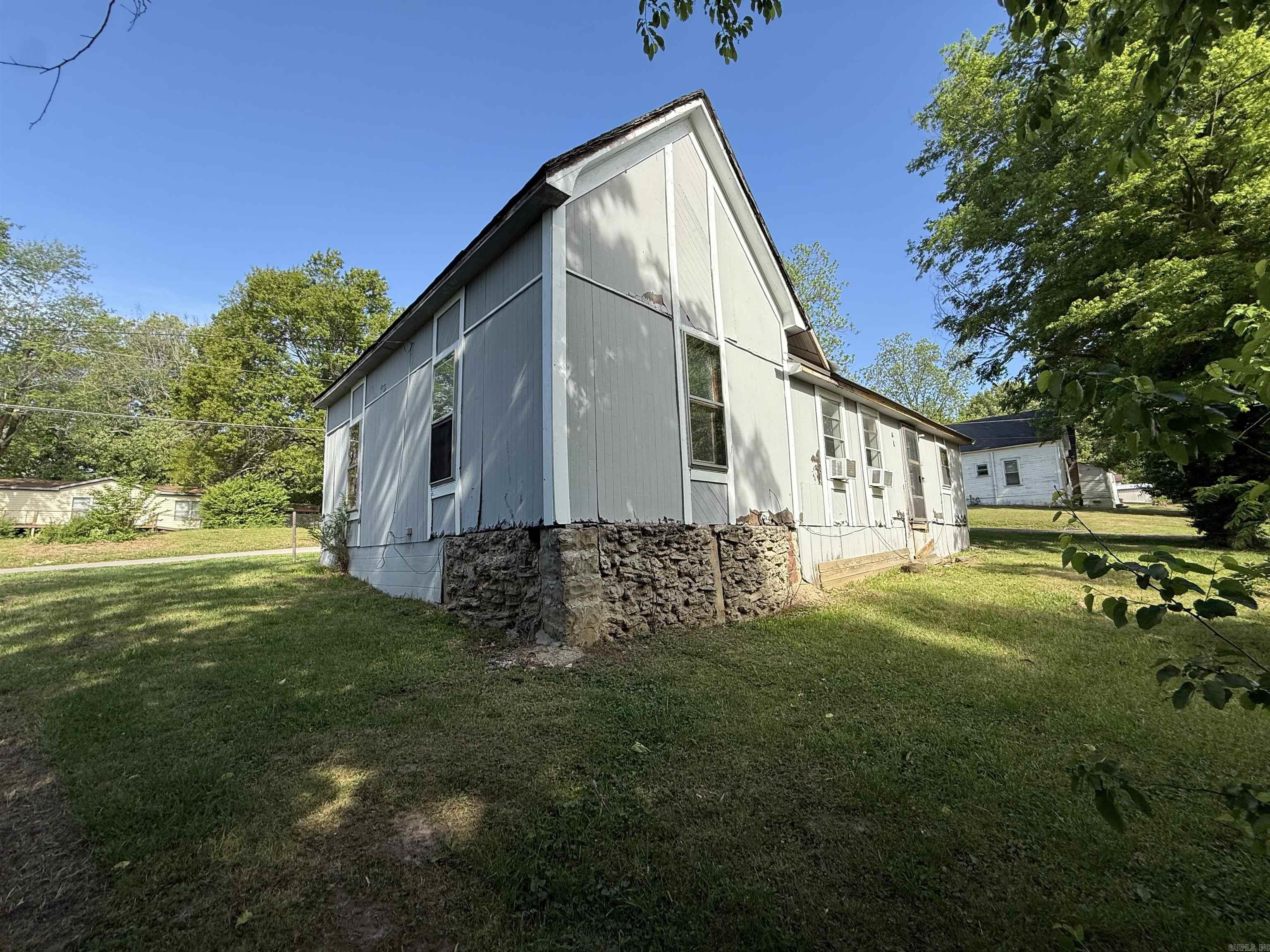 CASTLEBERRY 1ST - Residential