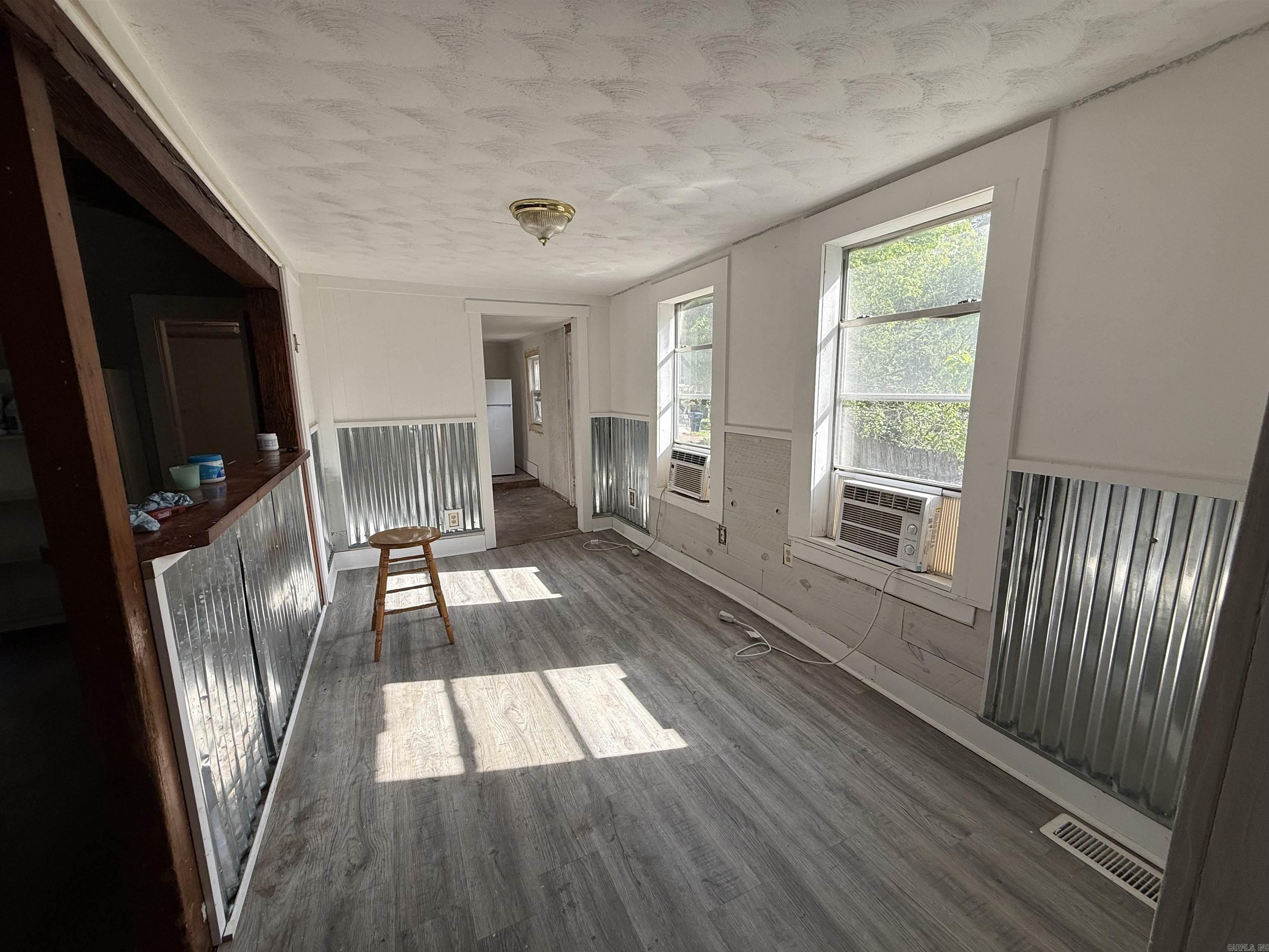 CASTLEBERRY 1ST - Residential