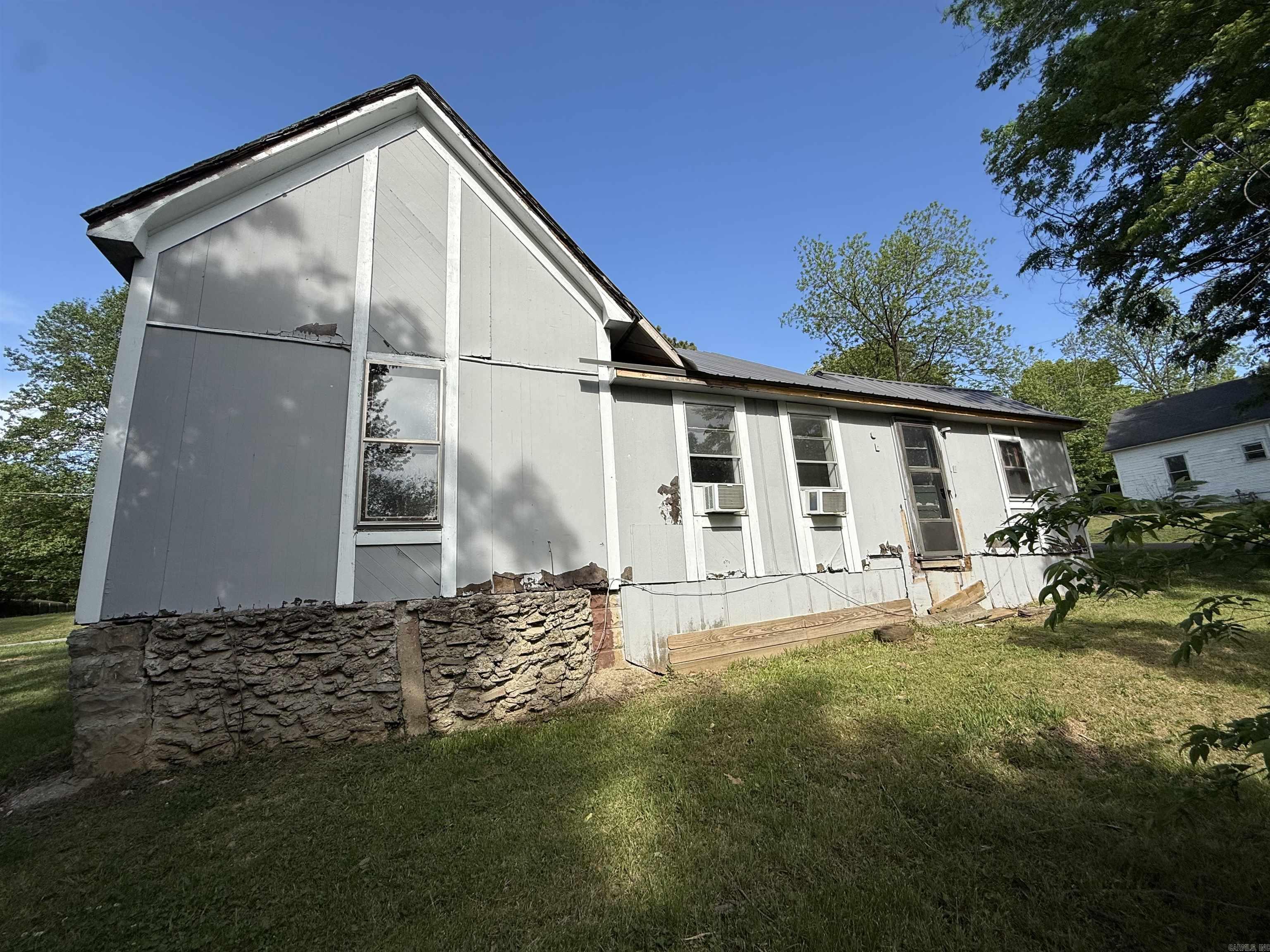 CASTLEBERRY 1ST - Residential