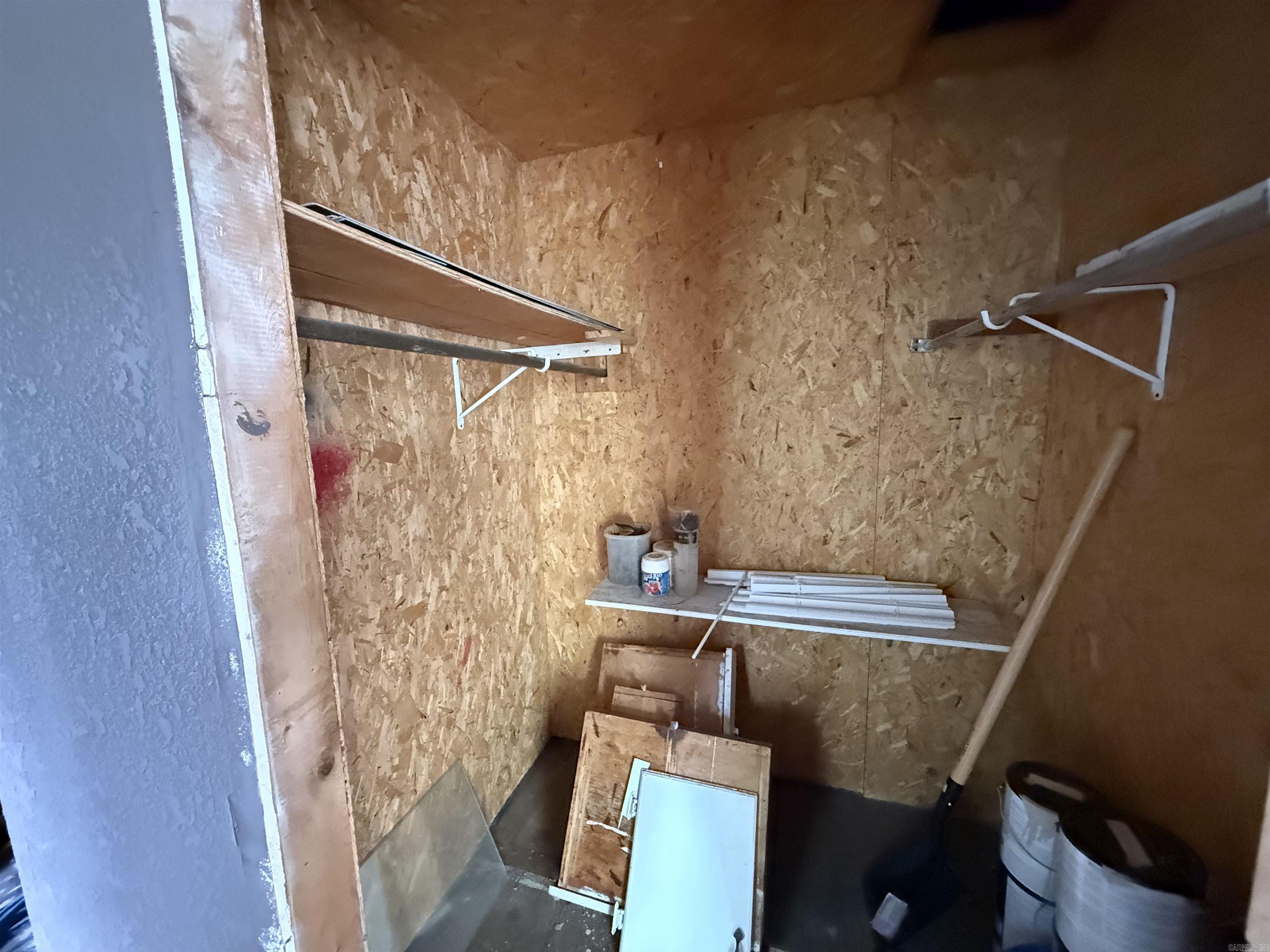 CASTLEBERRY 1ST - Residential