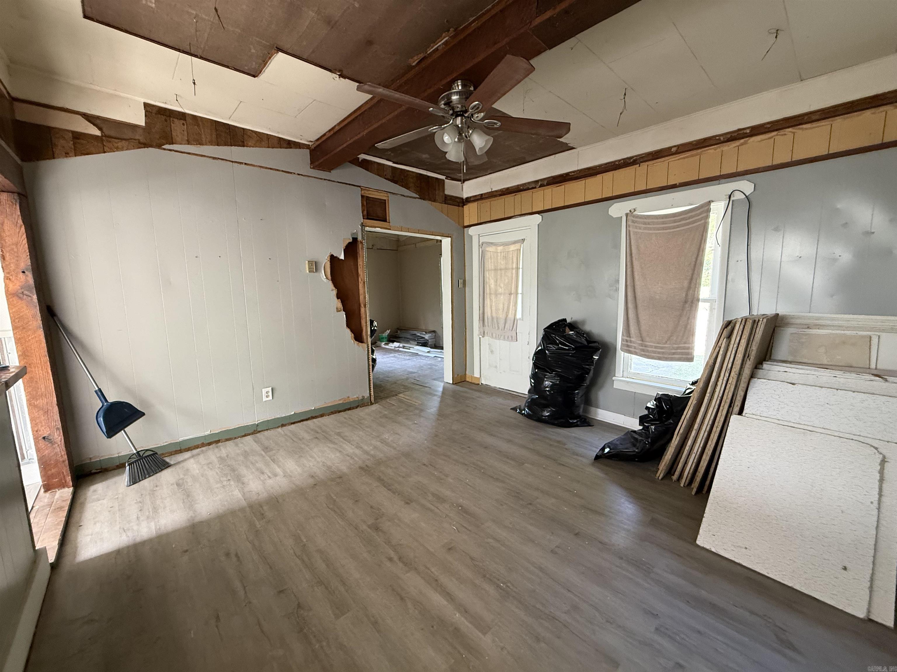 CASTLEBERRY 1ST - Residential