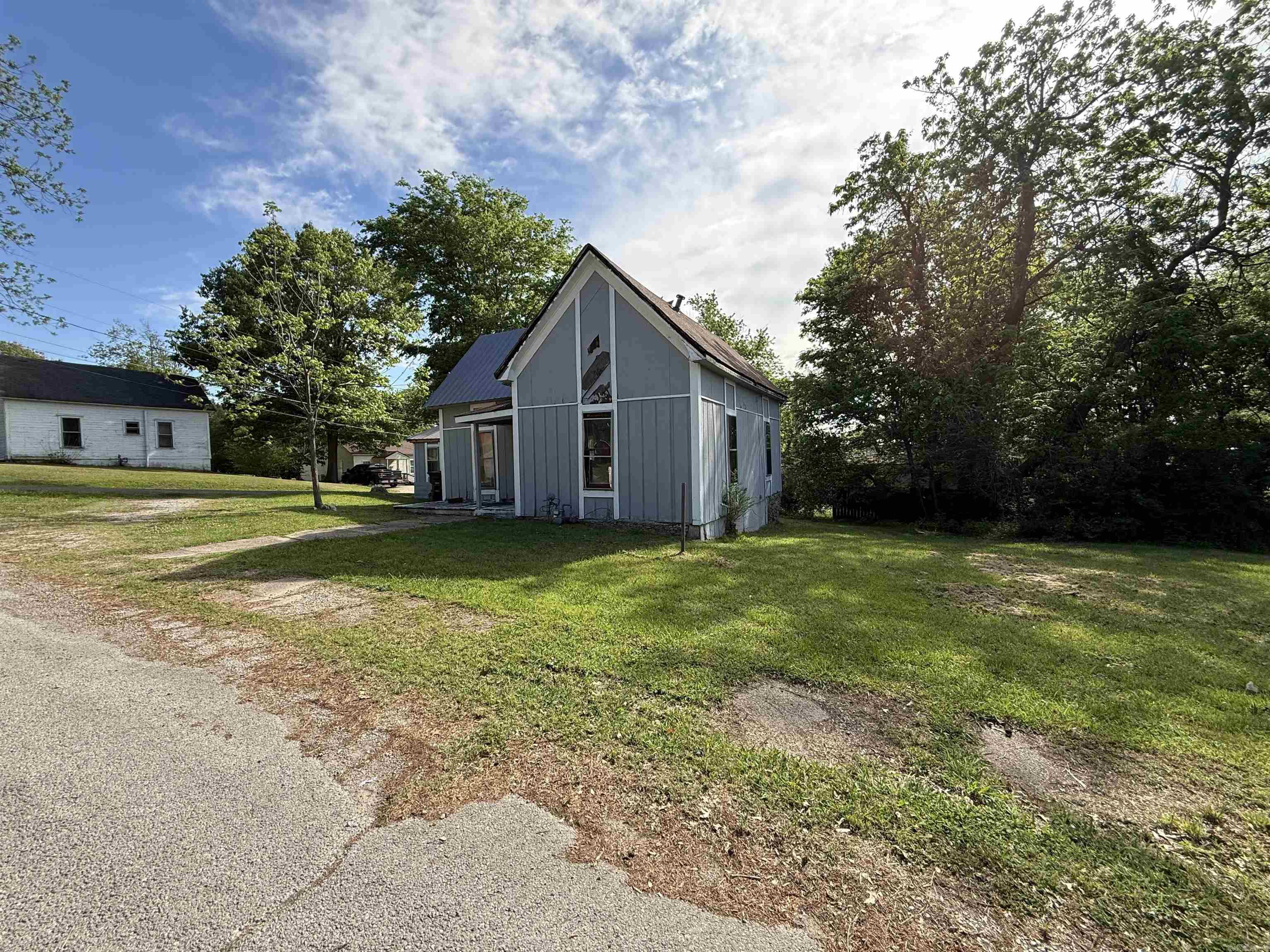 CASTLEBERRY 1ST - Residential