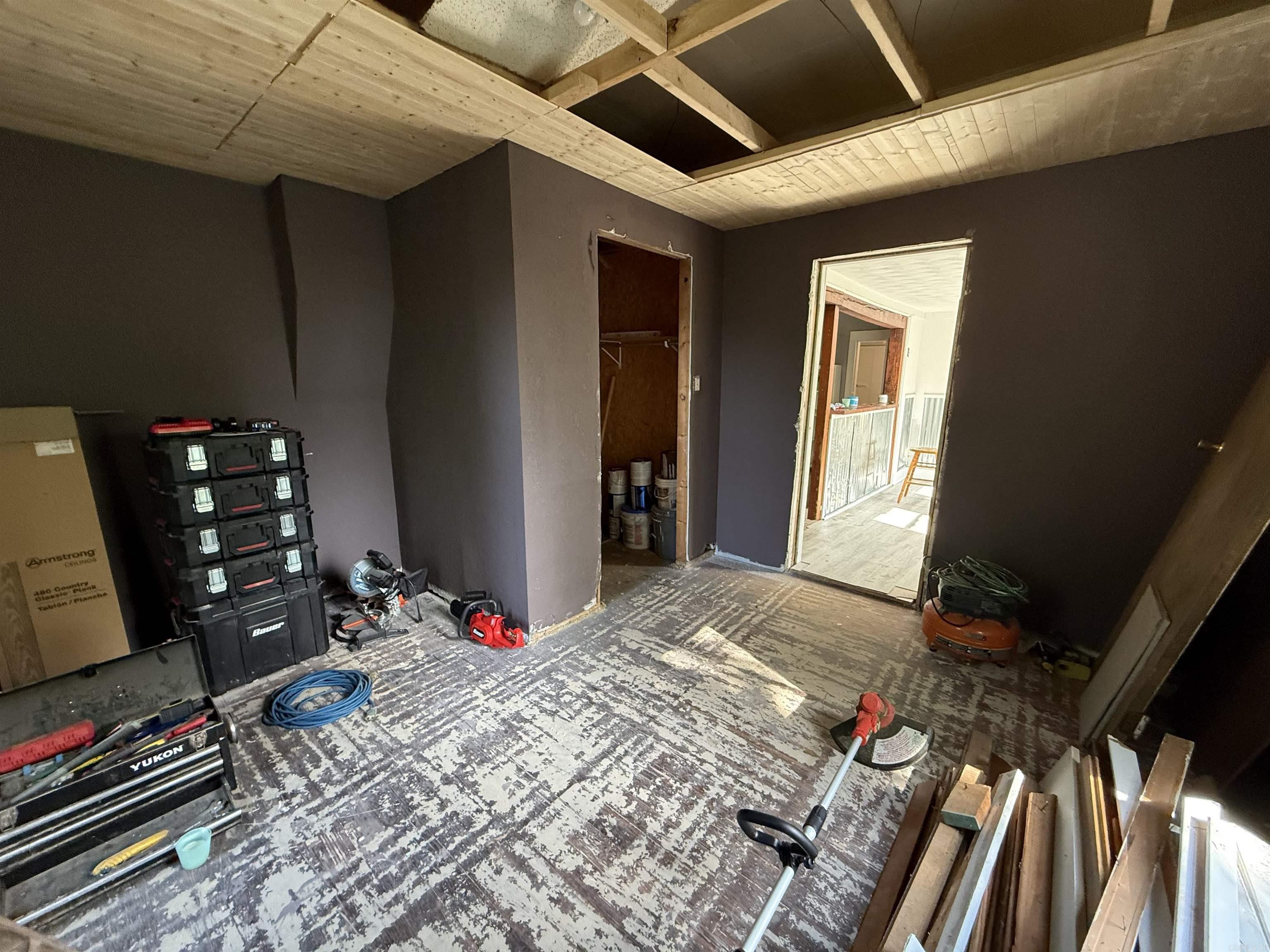 CASTLEBERRY 1ST - Residential