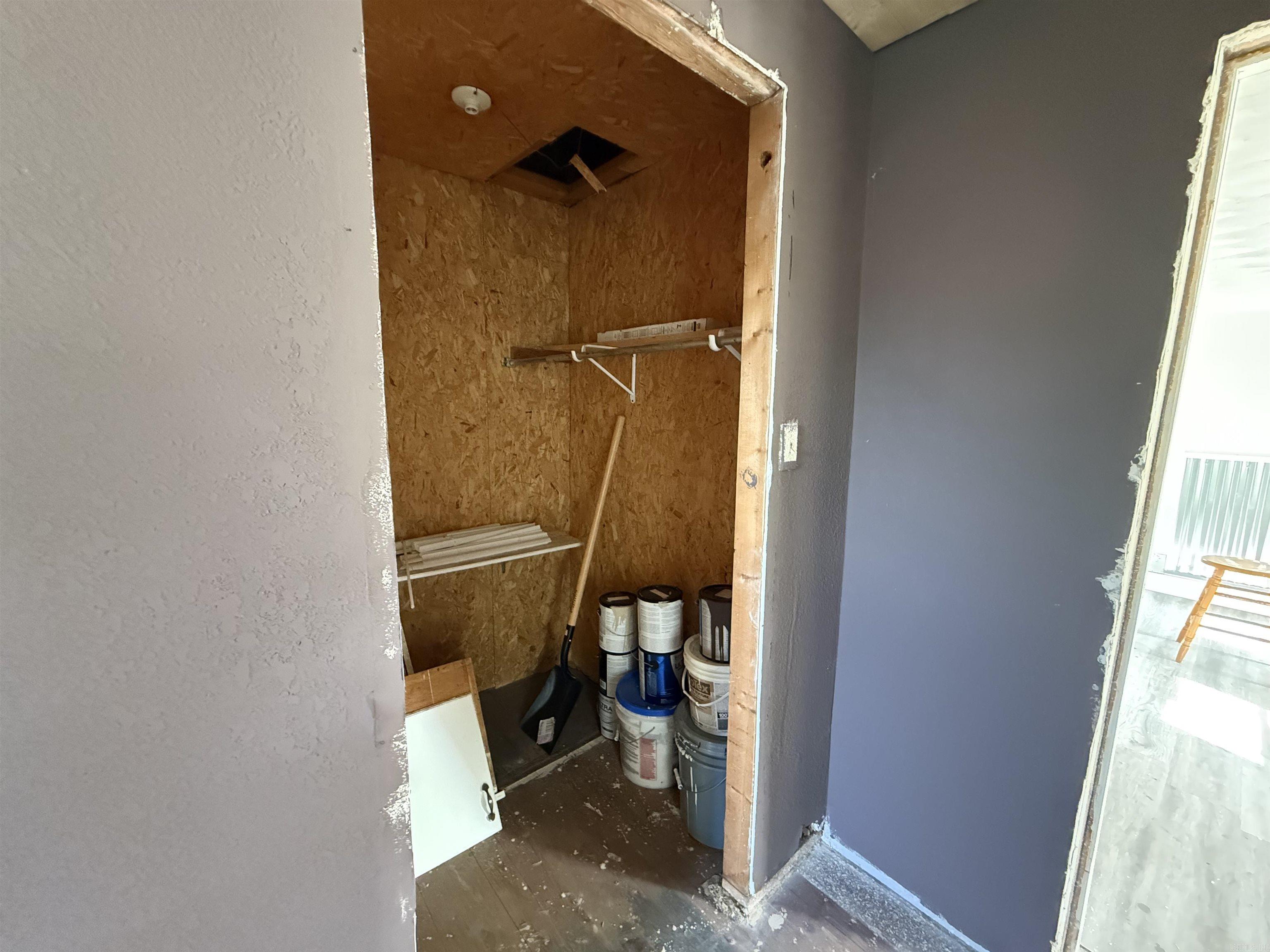 CASTLEBERRY 1ST - Residential