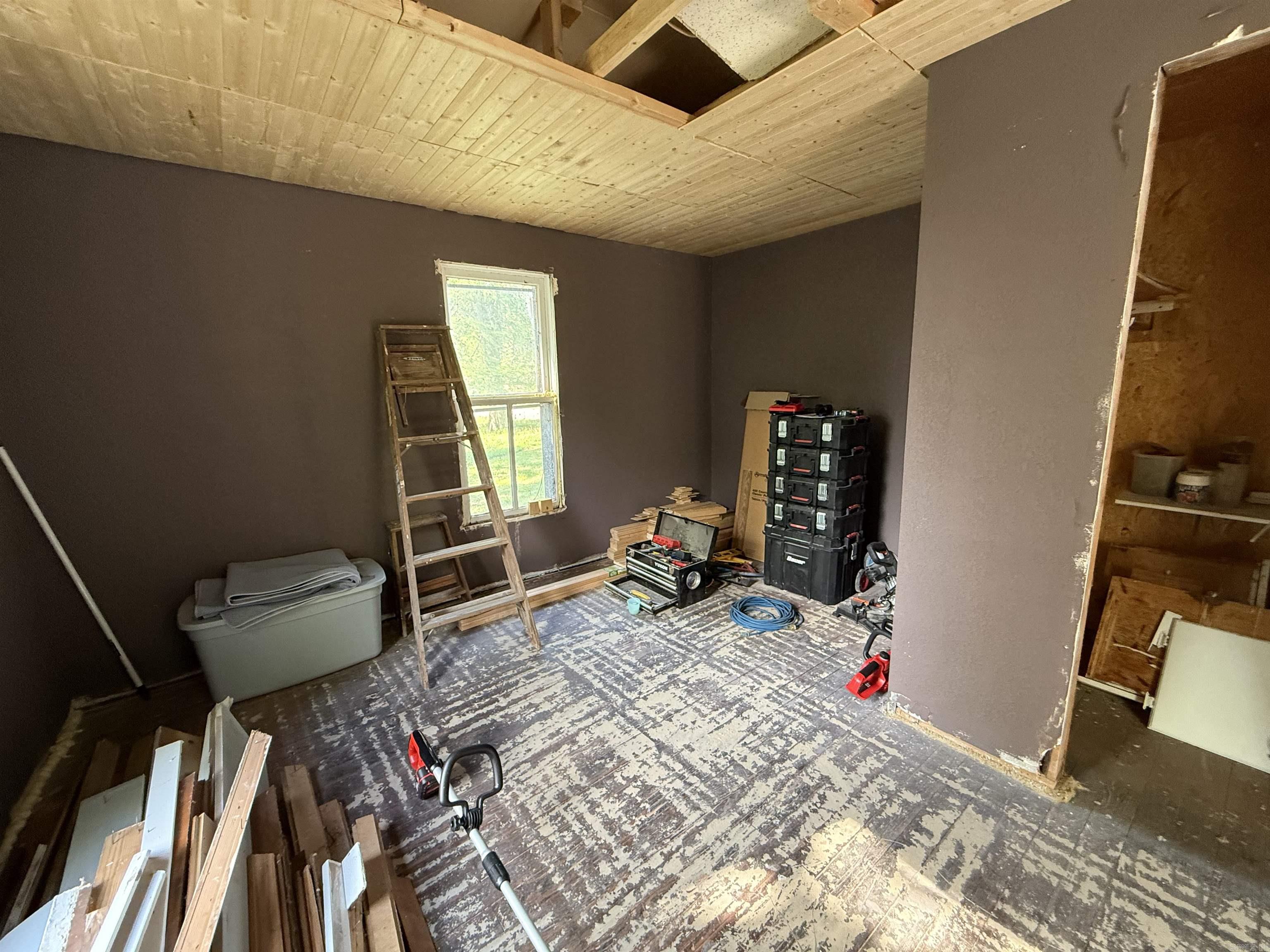 CASTLEBERRY 1ST - Residential