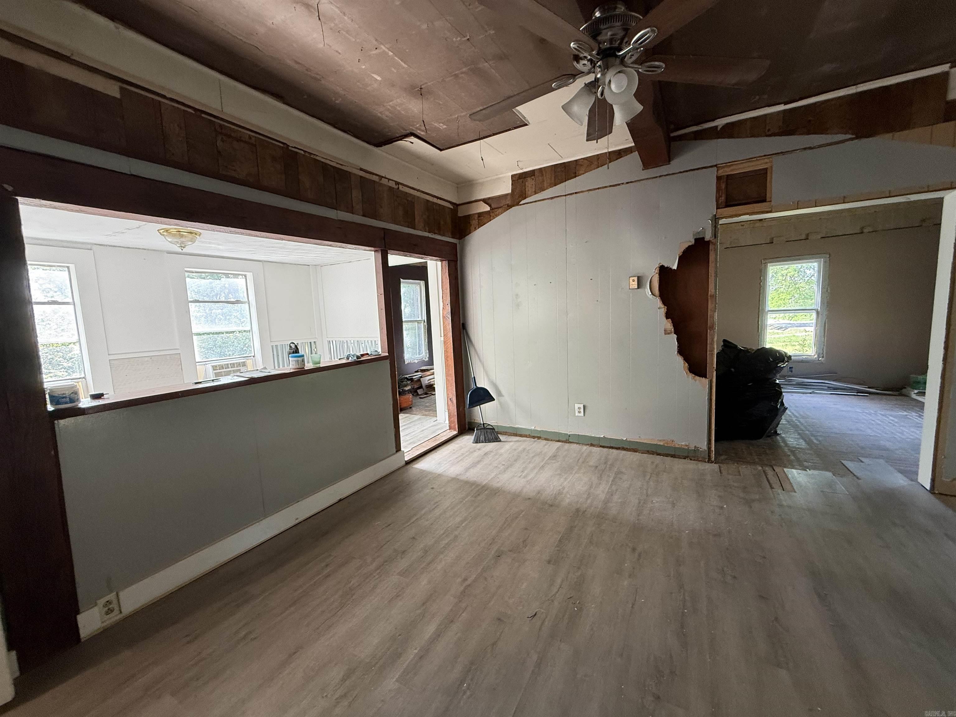 CASTLEBERRY 1ST - Residential