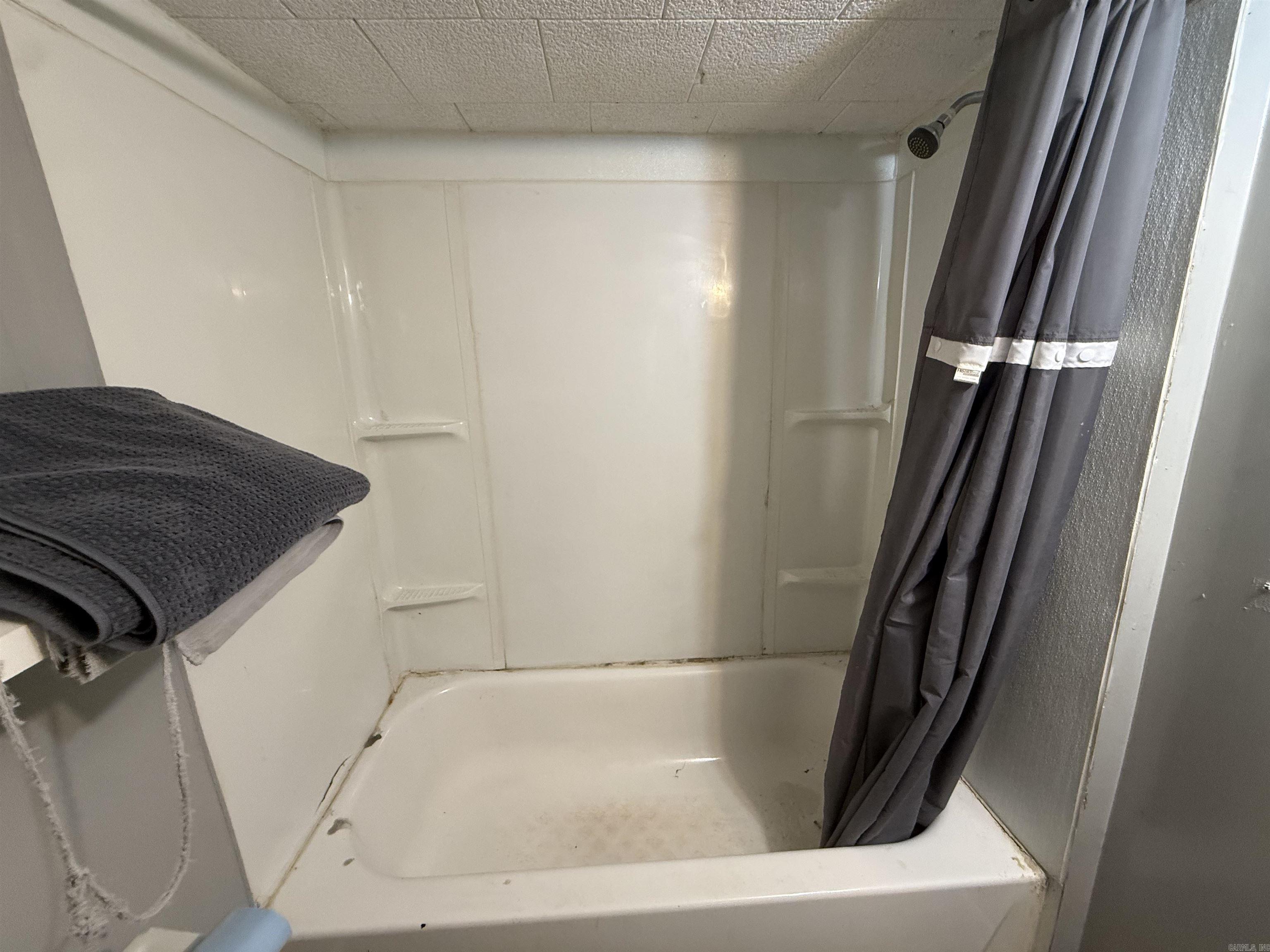 CASTLEBERRY 1ST - Residential