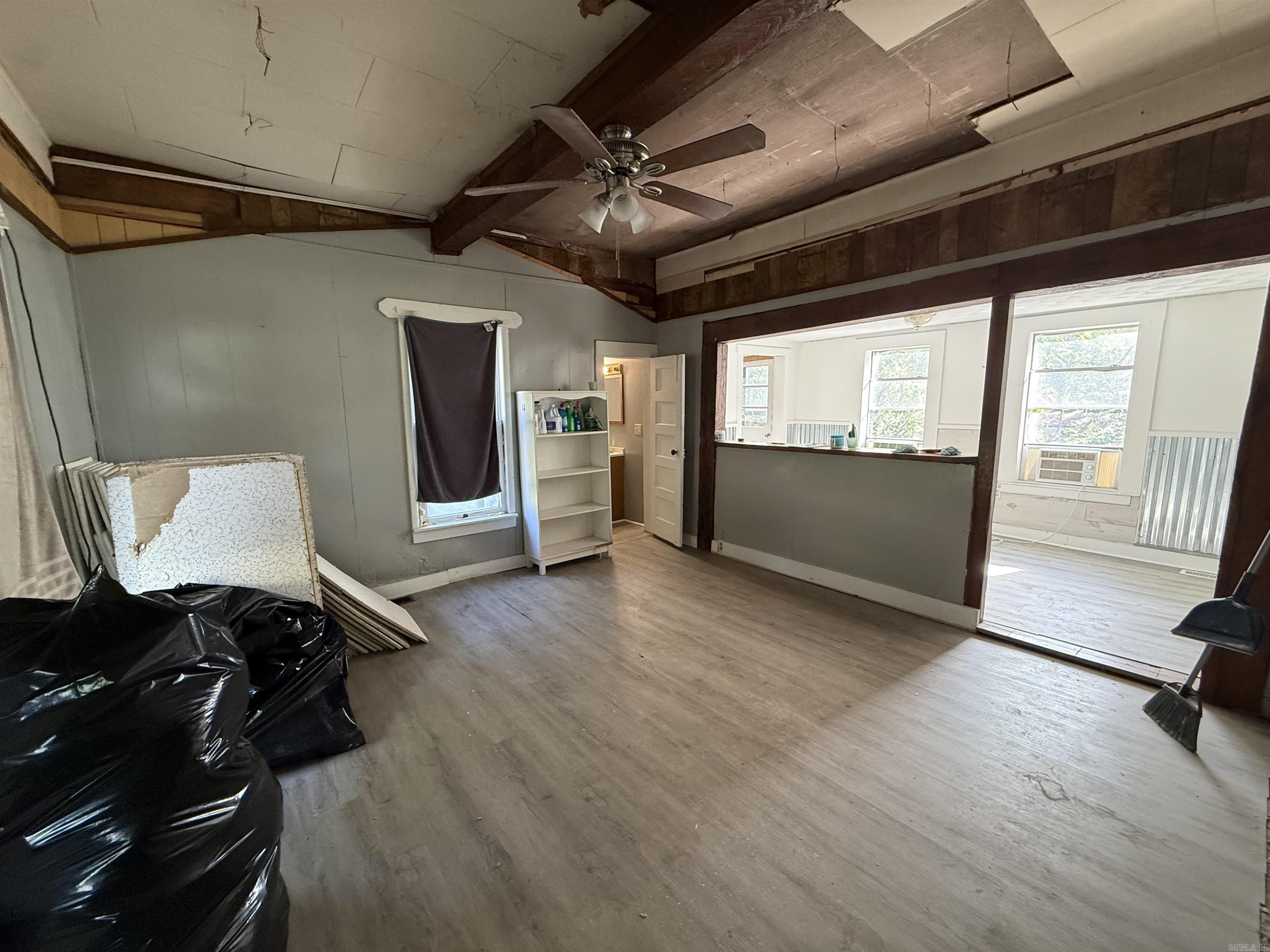 CASTLEBERRY 1ST - Residential