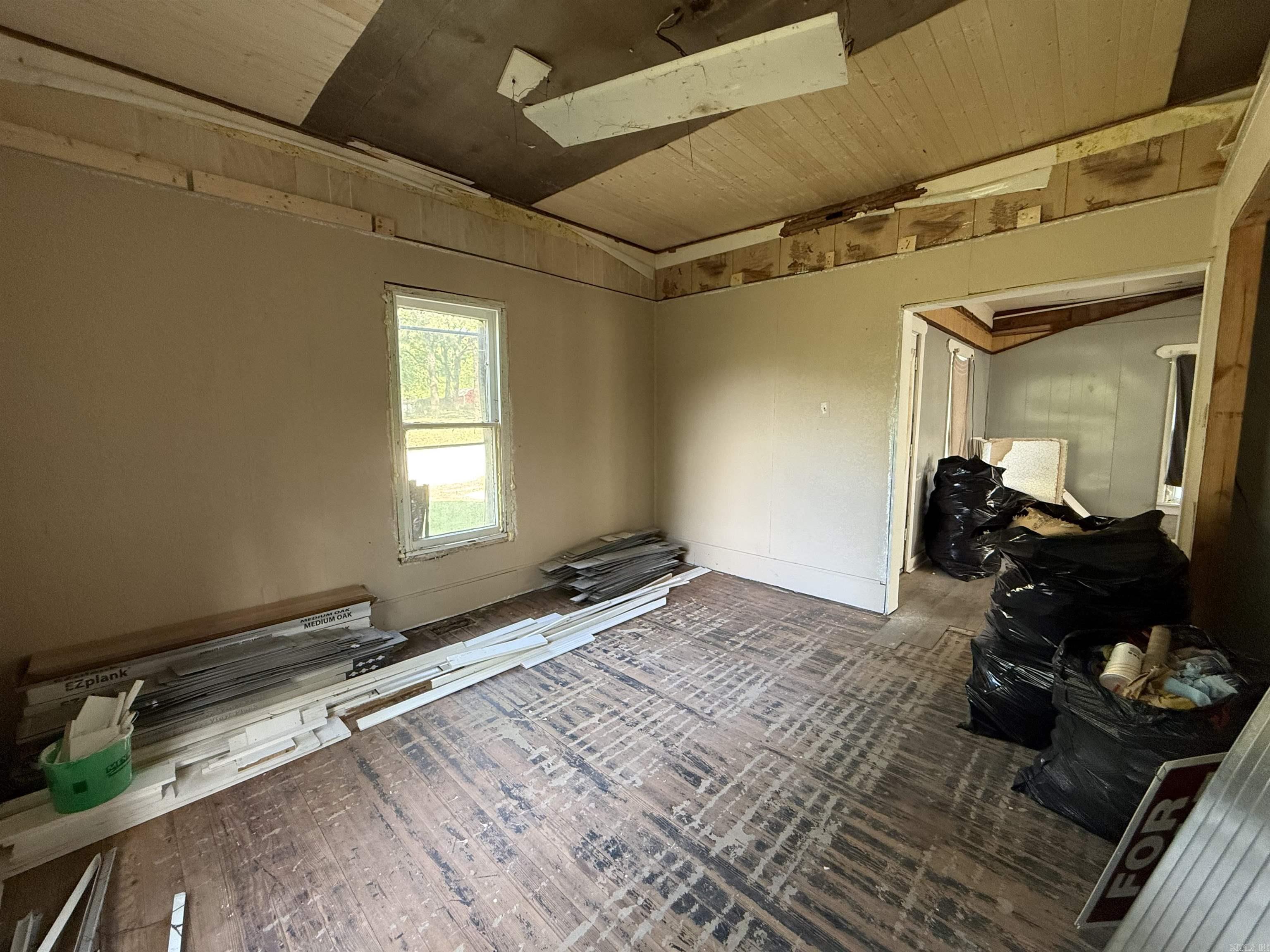 CASTLEBERRY 1ST - Residential