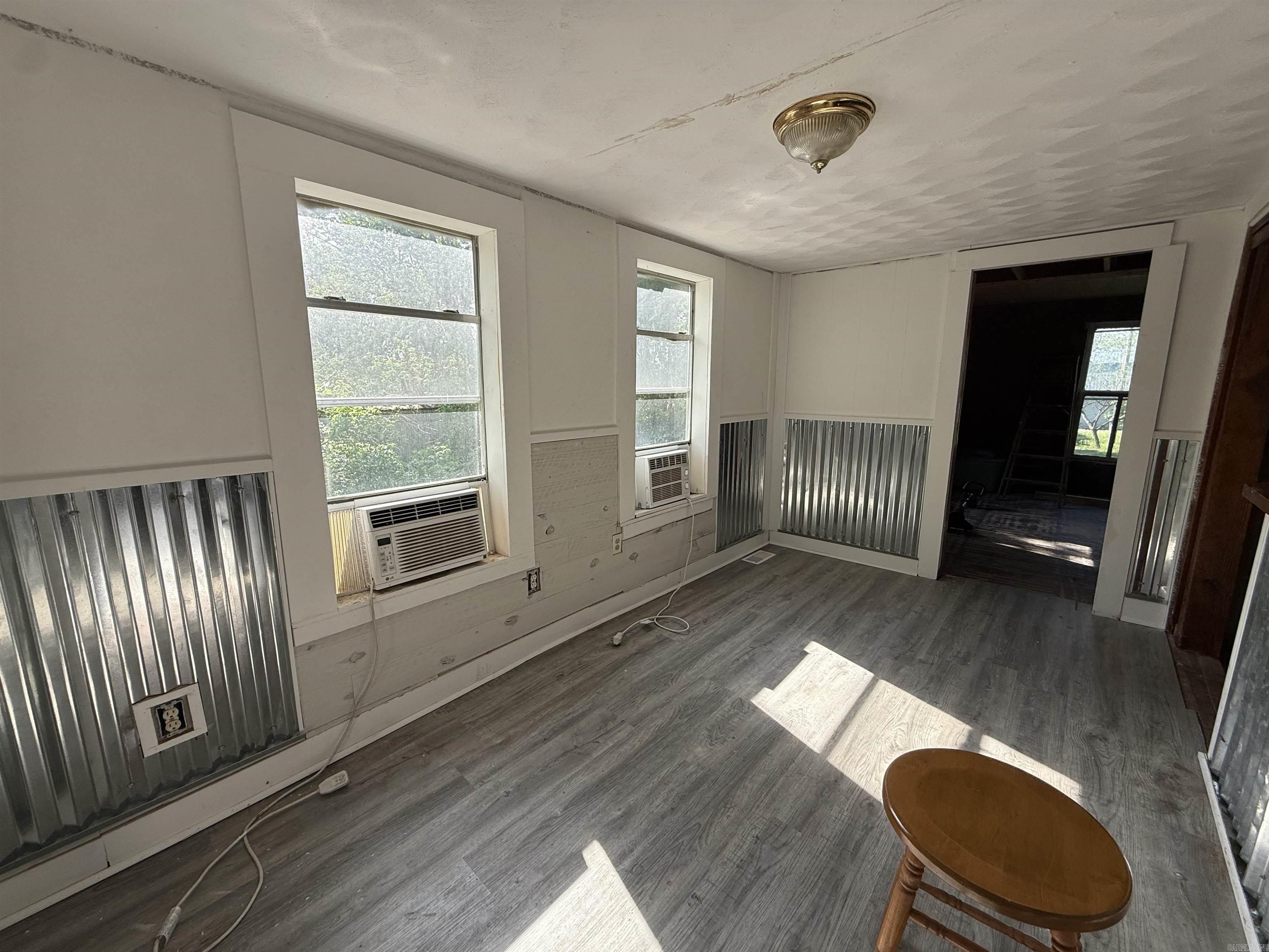 CASTLEBERRY 1ST - Residential