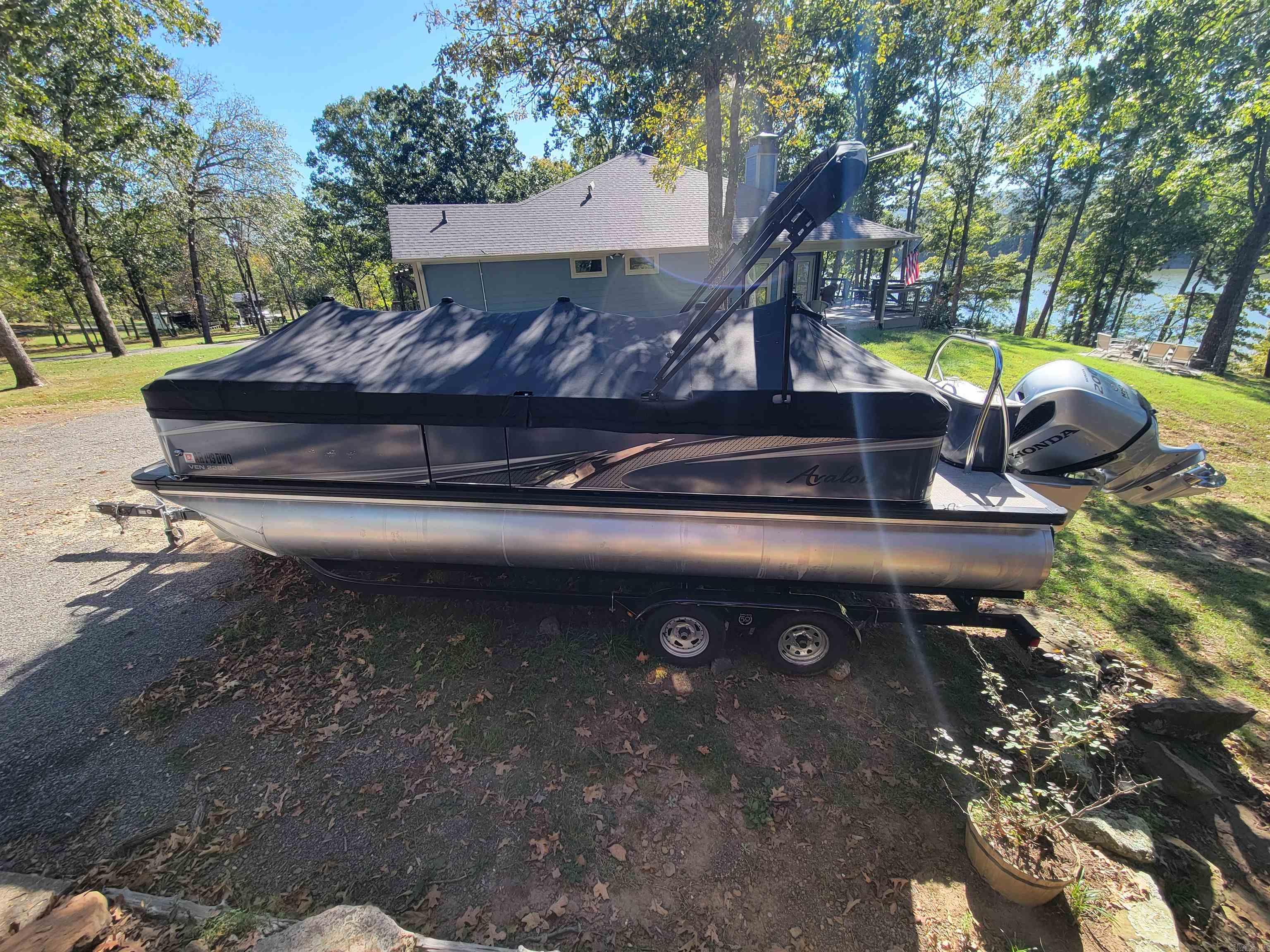 GOLDEN RETREAT - Residential