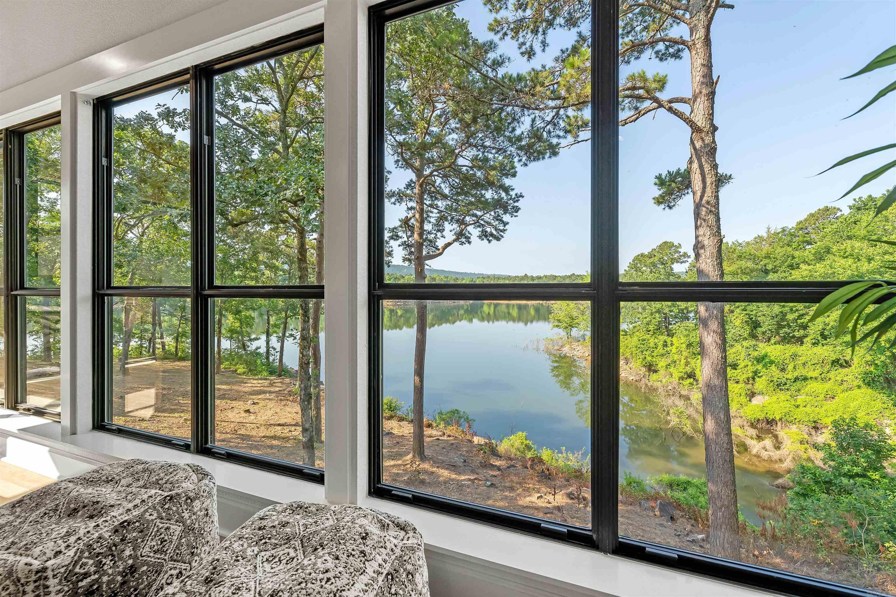 GOLDEN RETREAT - Residential